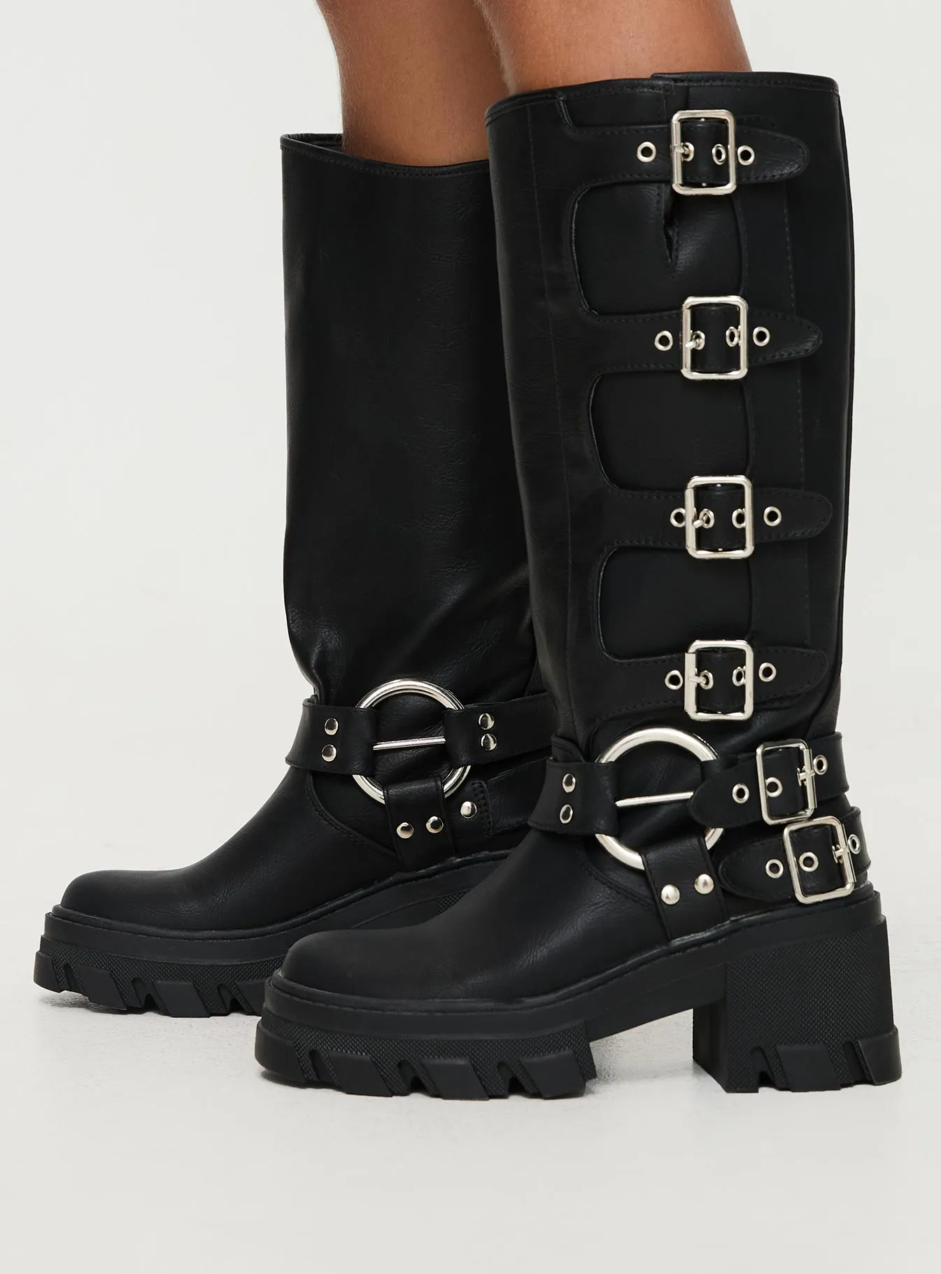 Buckle Up Now Boots Black Lifestyle Fit Relaxed Style