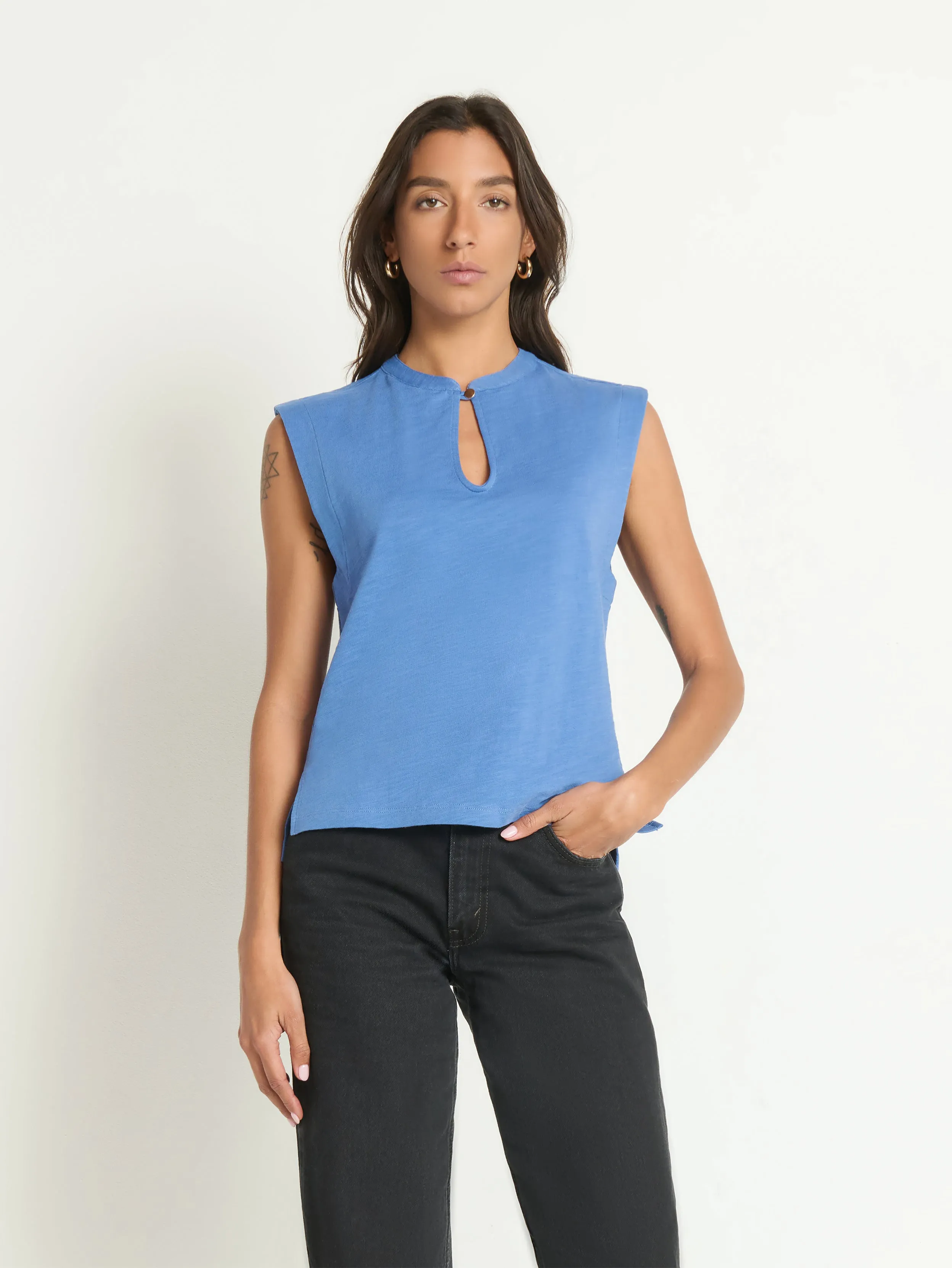 Comfy Waistband Luna Keyhole Tank