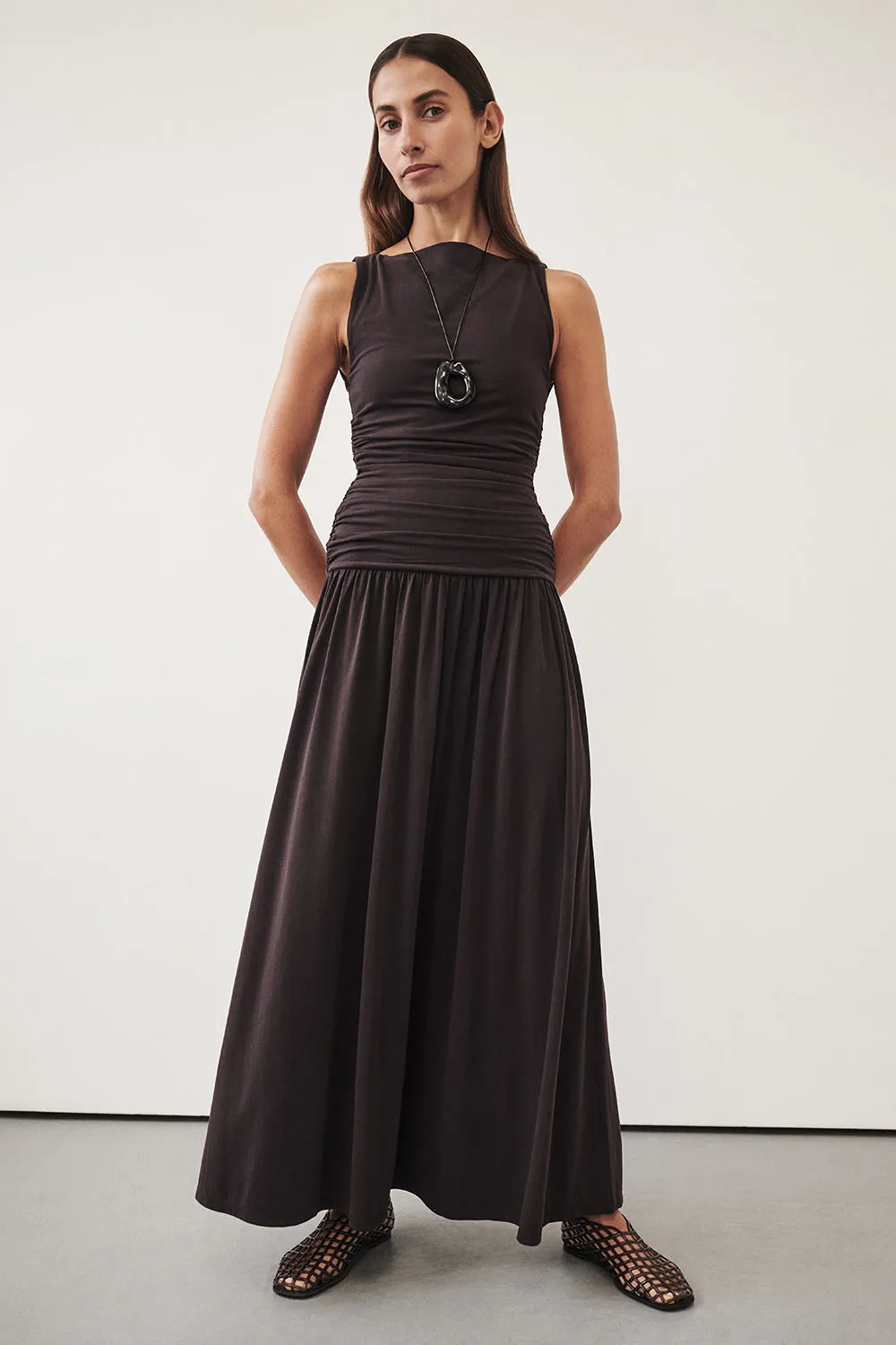 MEG BURNT CHOC SLEEVELESS KNIT MIDI DRESS Silky-Feel Elegant Tailoring