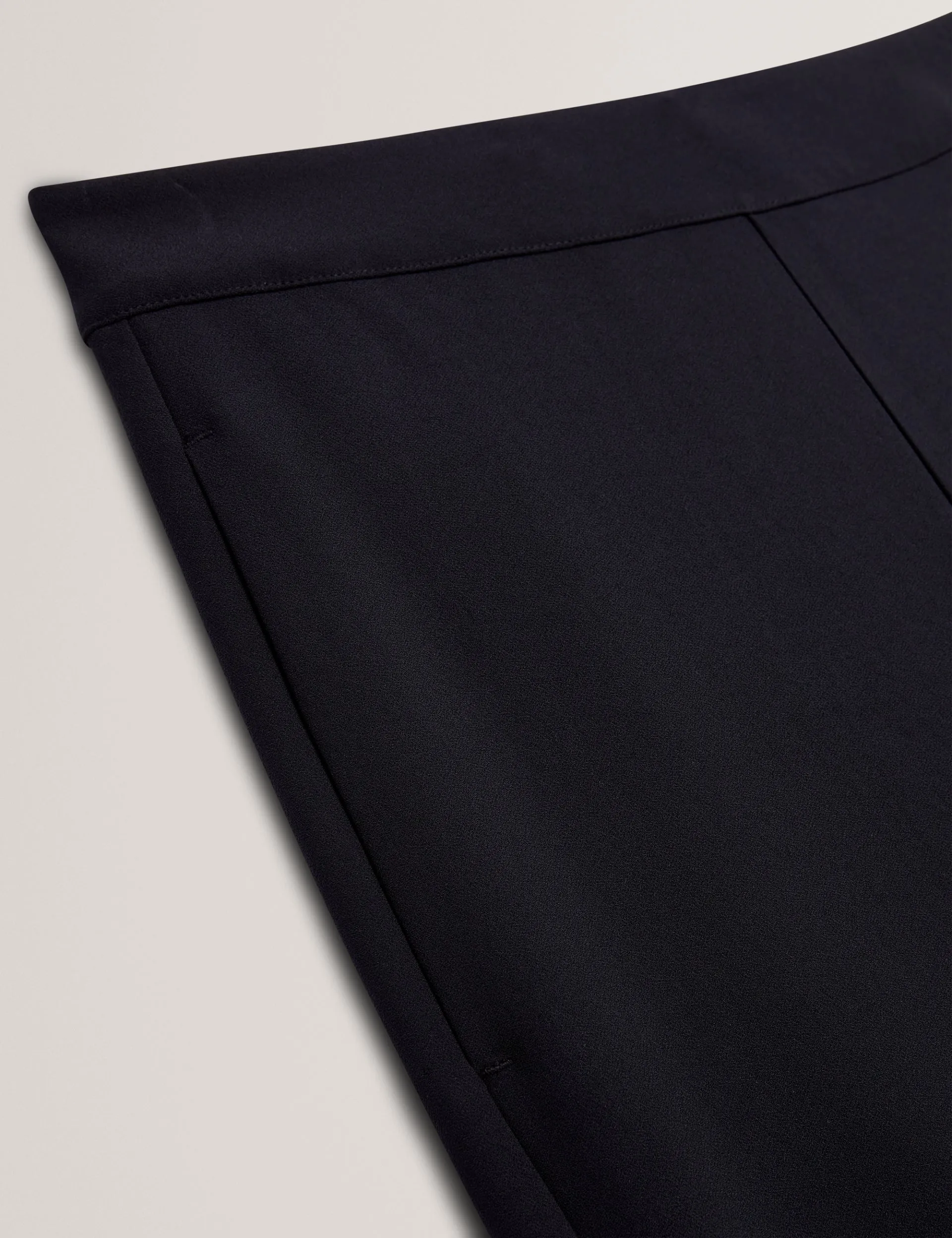 MELANAA | NAVY OekoTexCertified Modern Cut