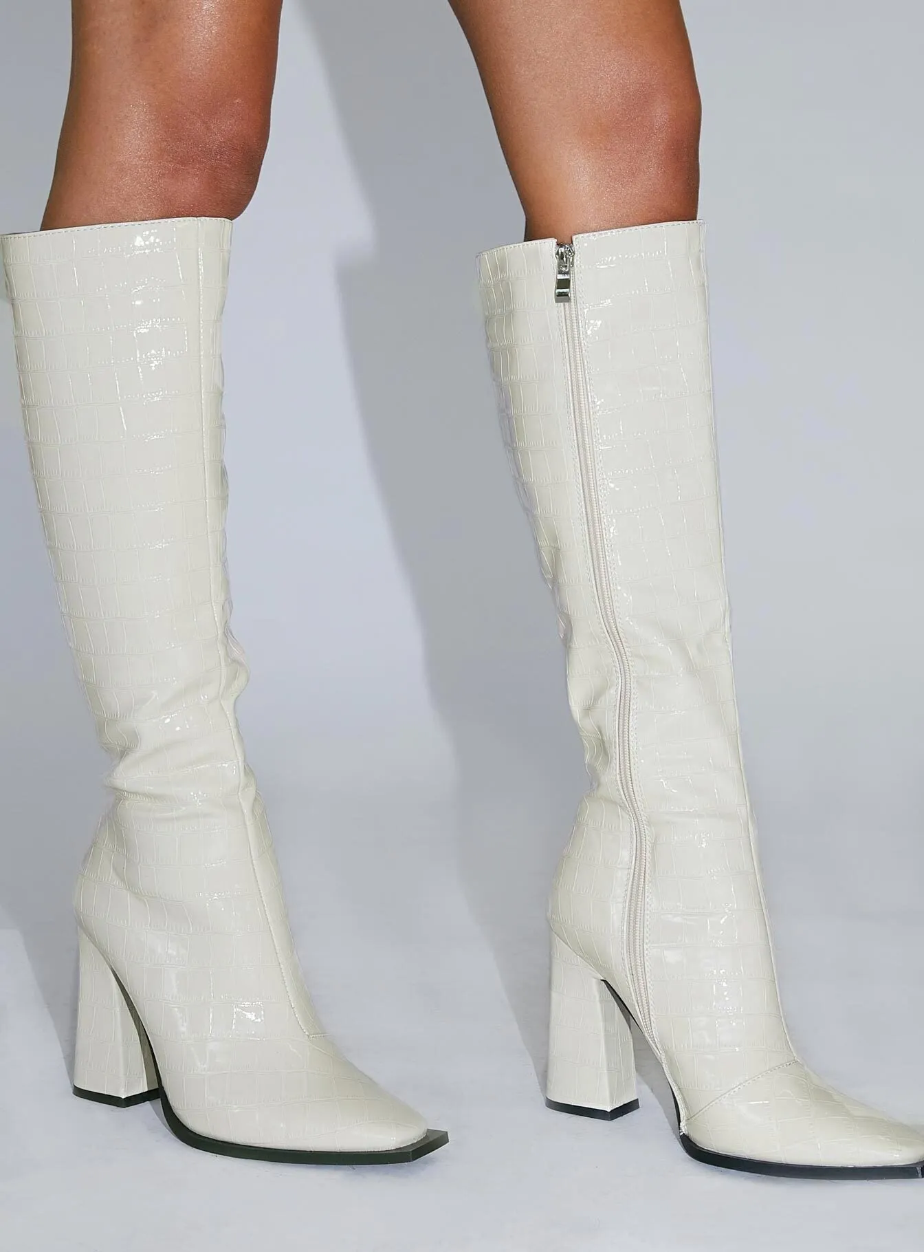 Durable Laces Essential Wear Mercury Boots Ecru