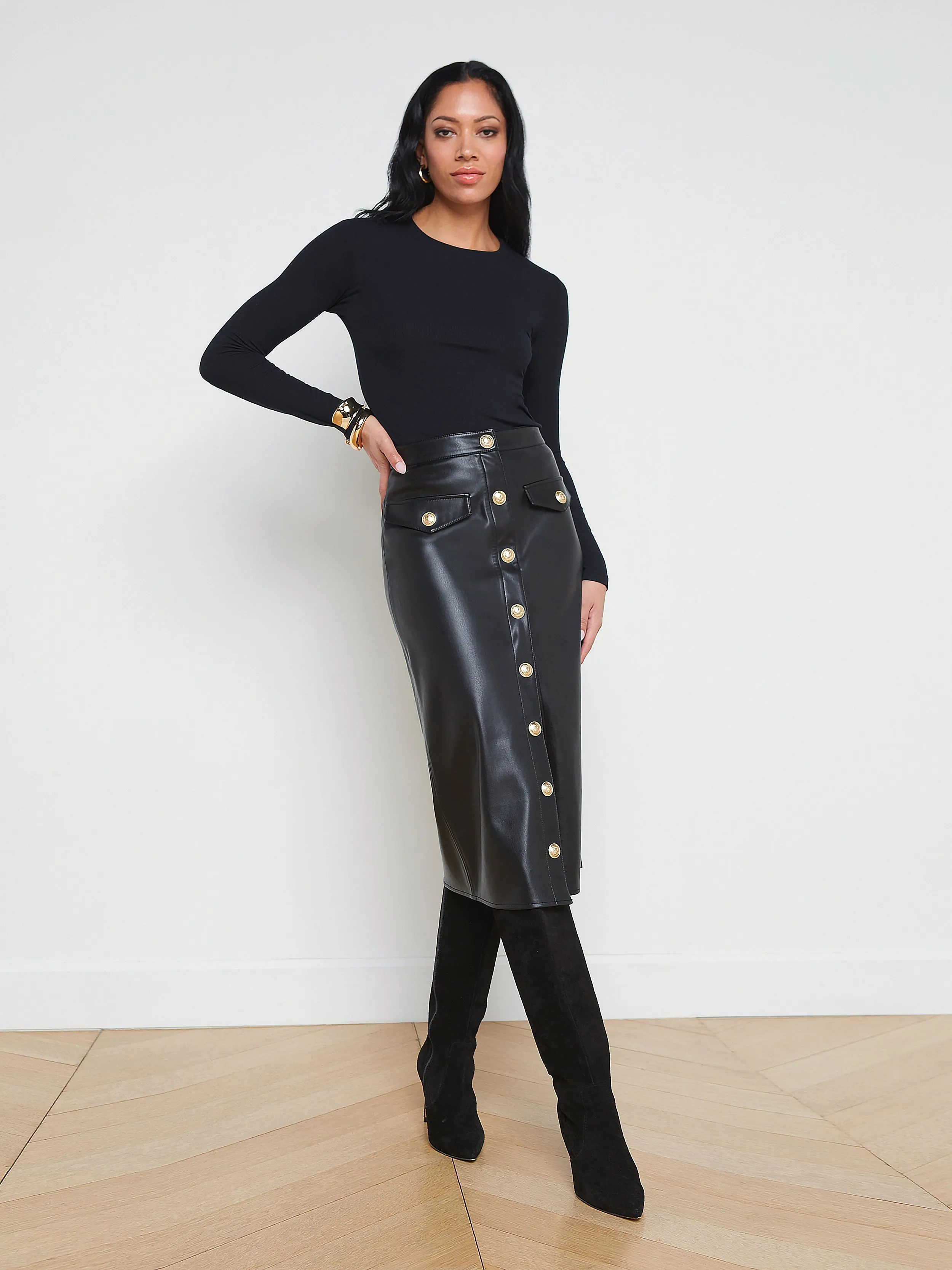 Milann Vegan Leather Skirt Stretch Material Soft Mood