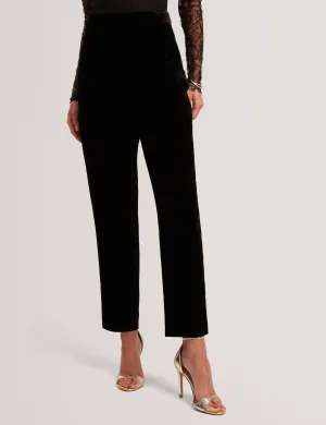 DurableBlend FlexibleNeckline TRAUBE | BLACK