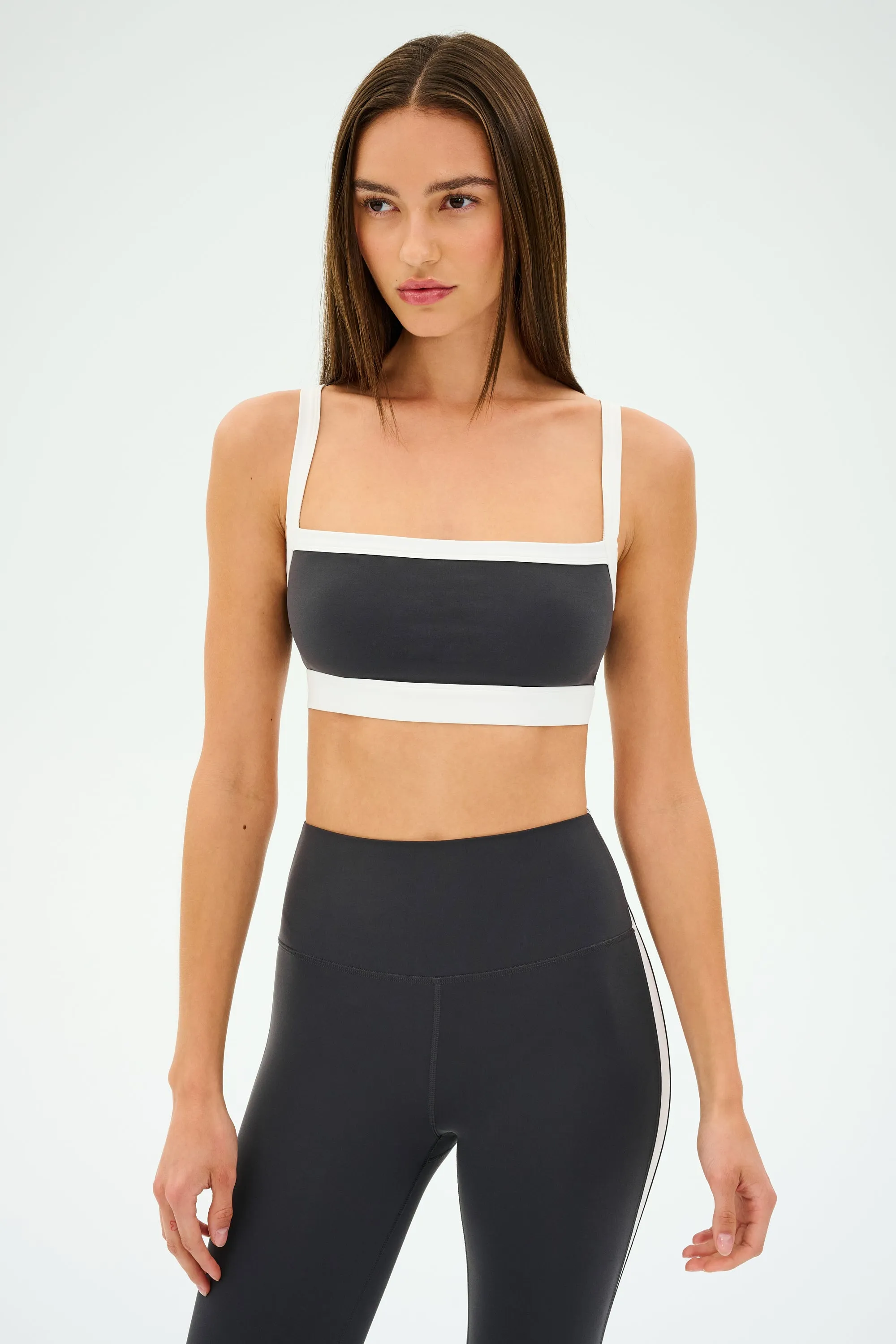 Different sizes seams Half-sleeved seams Monah Rigor Bra - Graphite/White