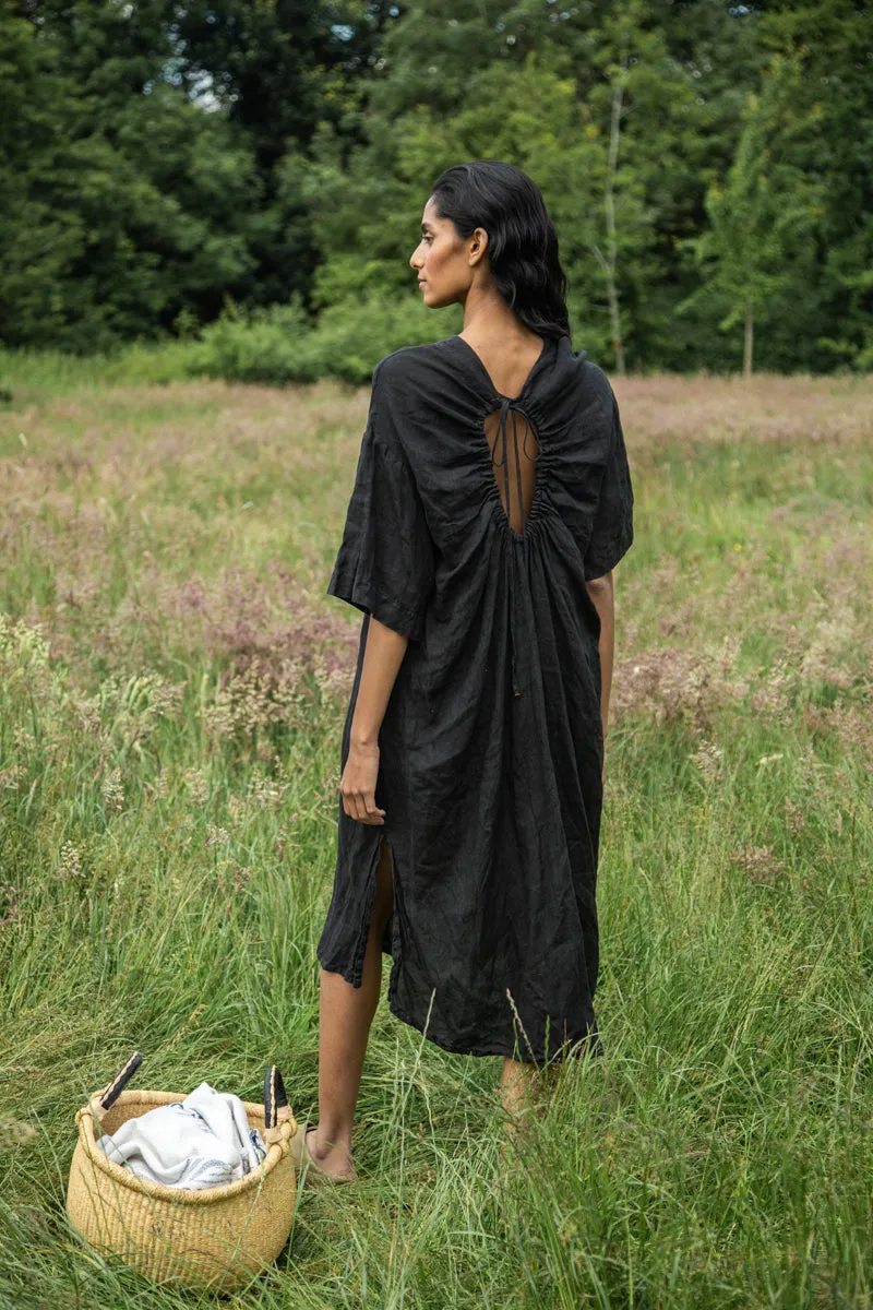 Monique Linen dress in Black Smile Soft Evening Motion