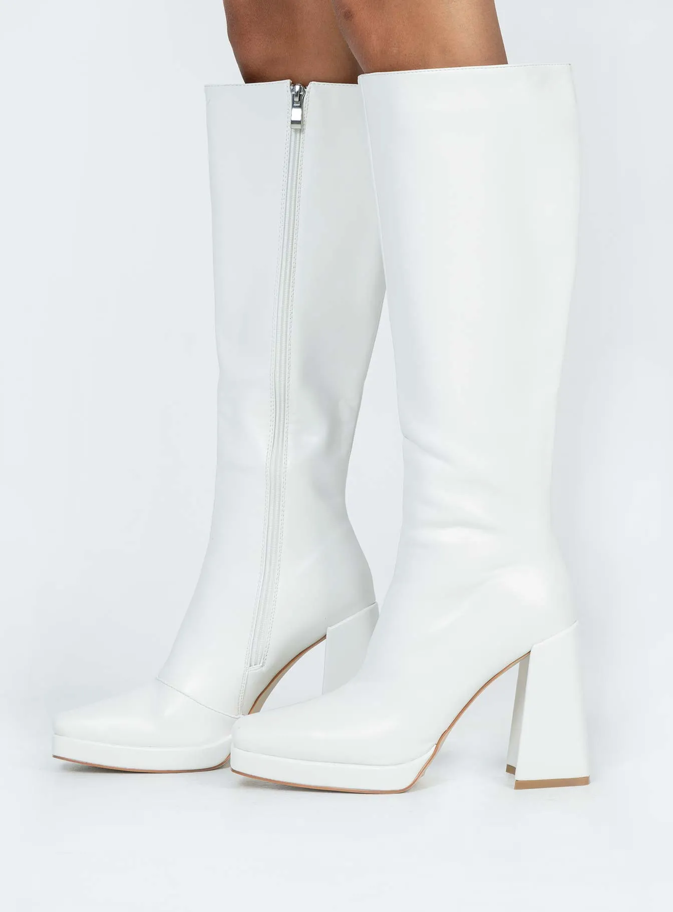 Comfort Ride Montgomery Boots Matte White