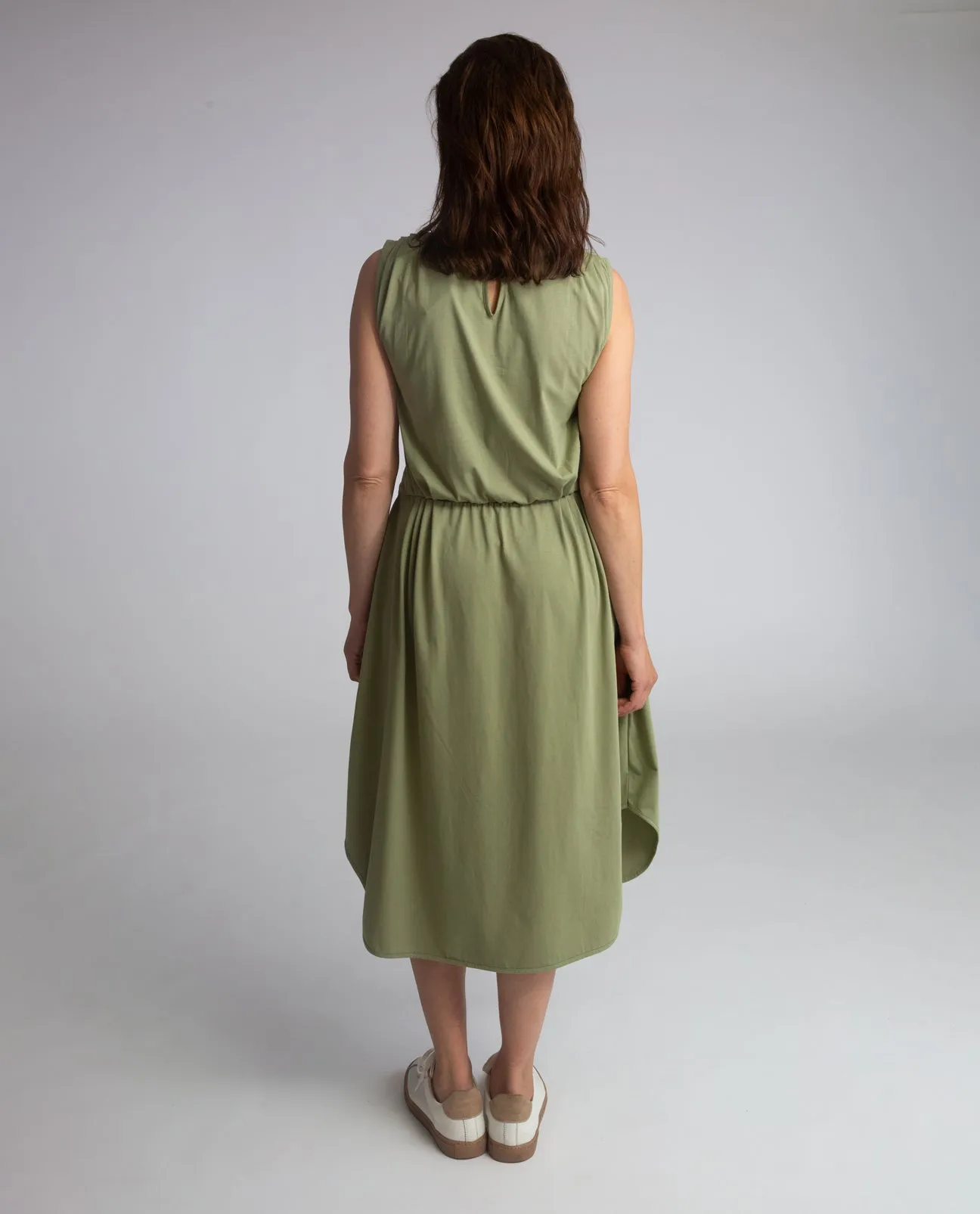 Smart Shape Mulberry Organic Cotton Dress In Sage
