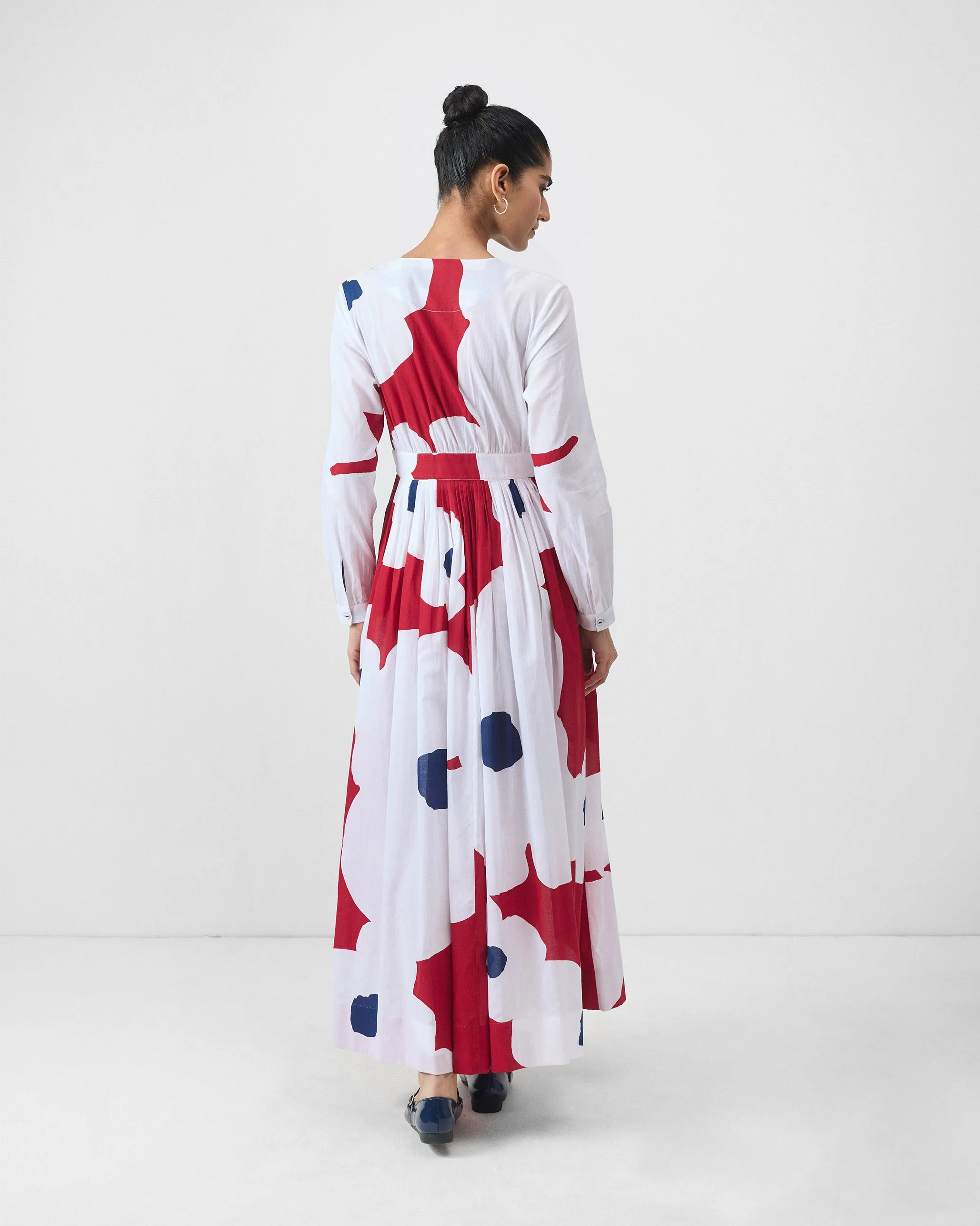 Flattering Shape Look cut out Nico Dress - Red & White Print