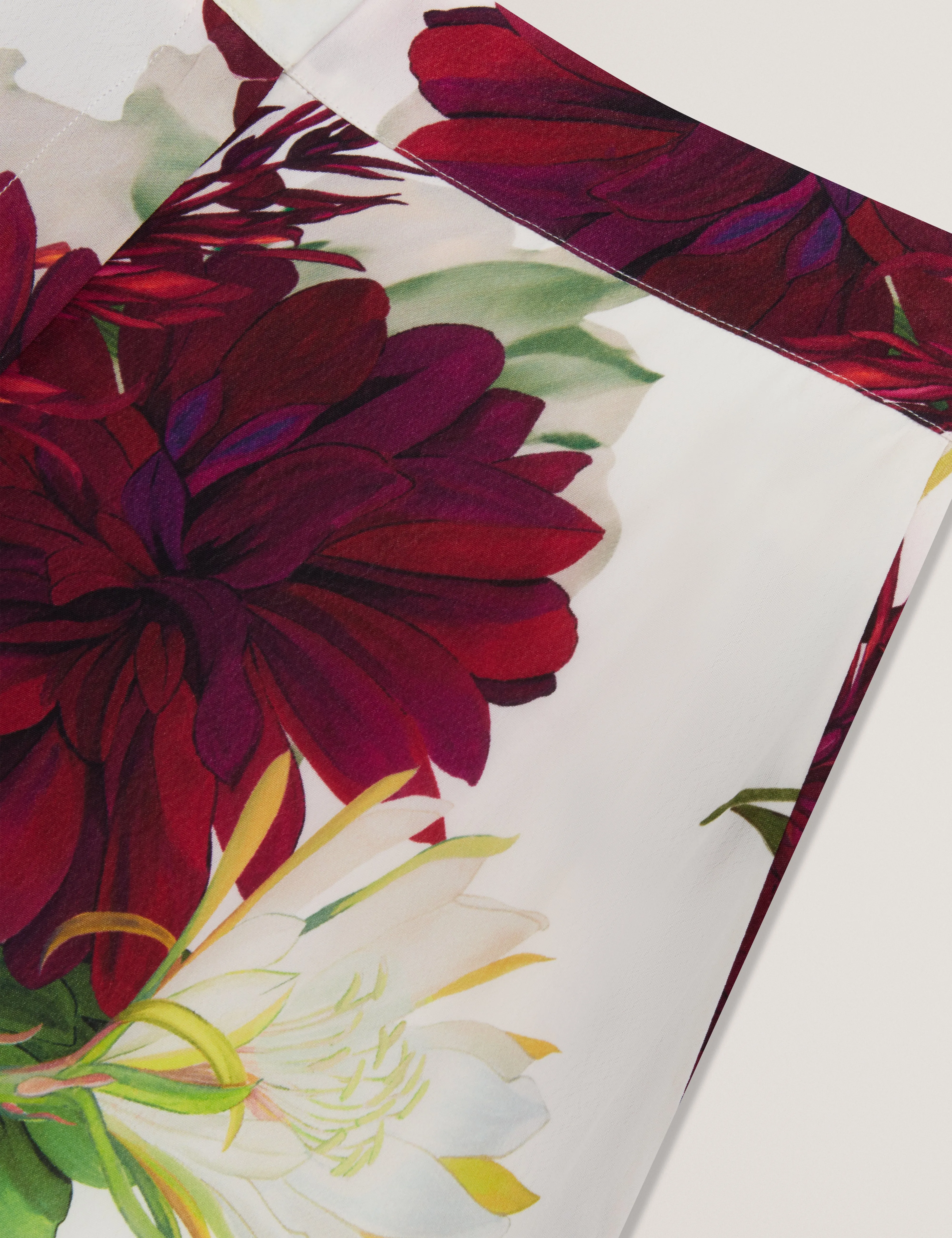 Future Glow Ergonomic Pattern TOMASIA | IVORY