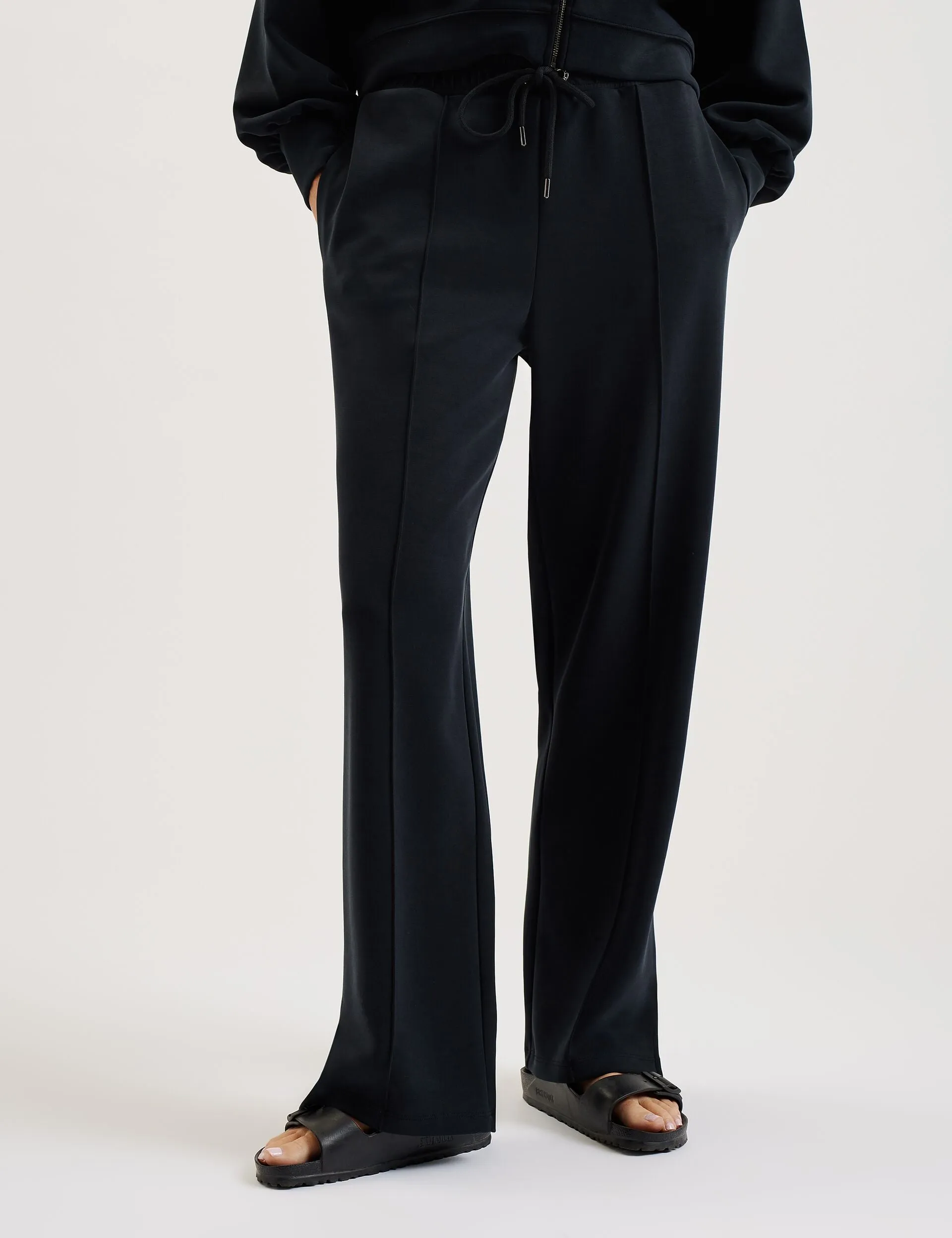 Firm Leather NOWELLL | BLACK