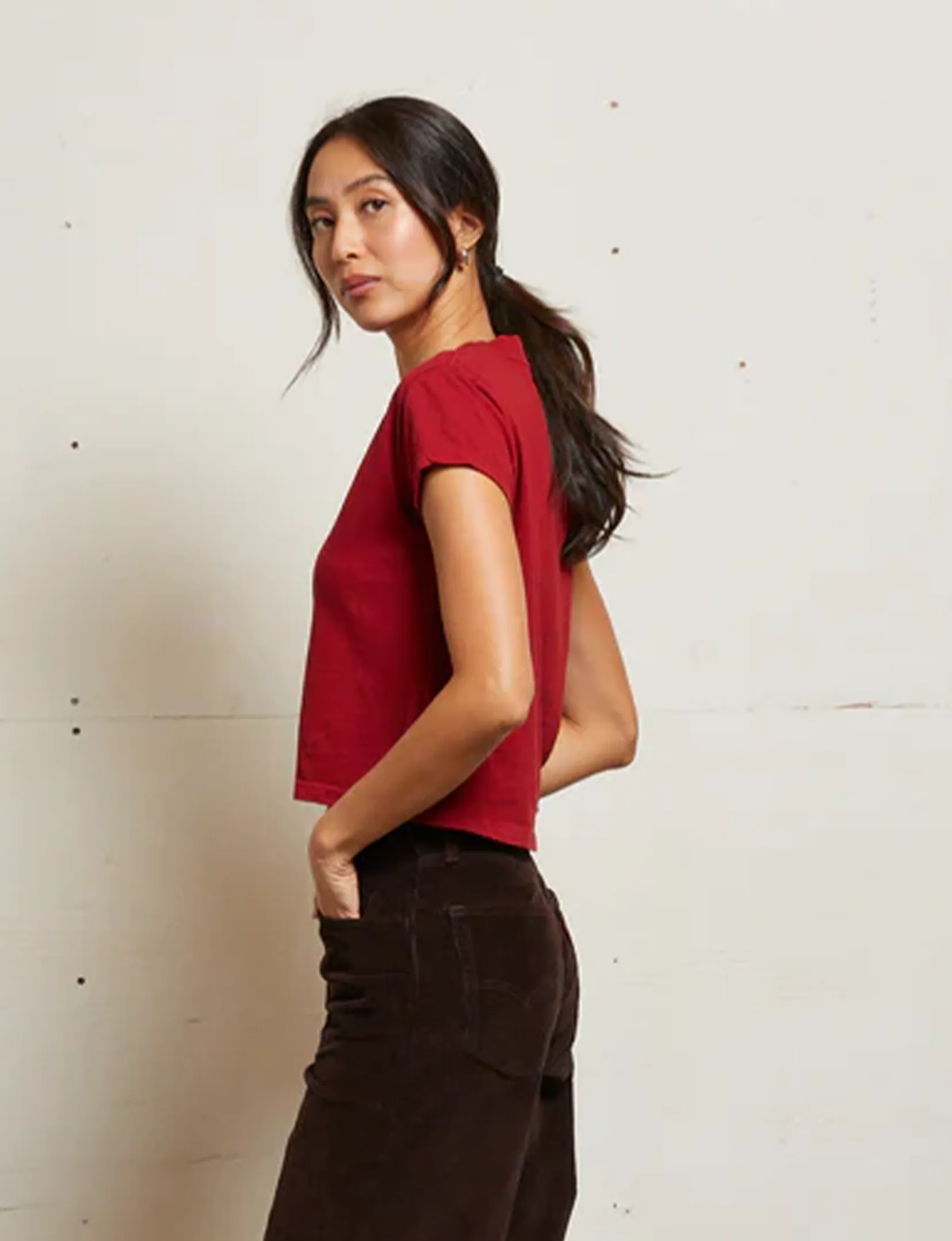 Comfortable Shape DoubleLayeredCollar Alanis Recycled V-Neck, Maple