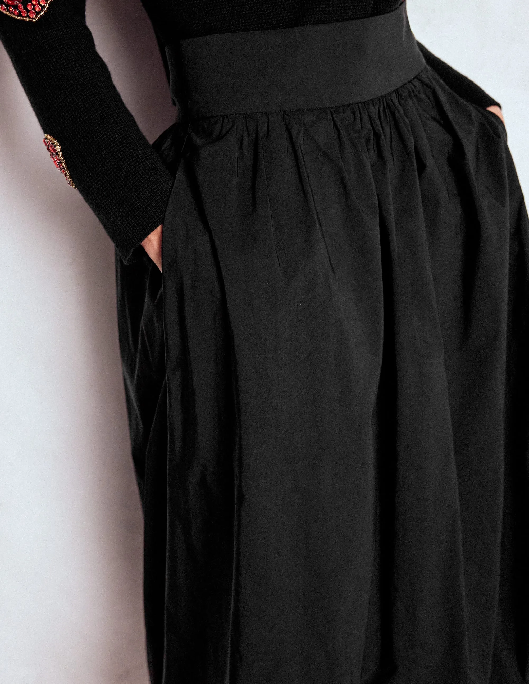 Minimal Touch Boutique Exclusive Bubble Hem Midi Skirt-Black