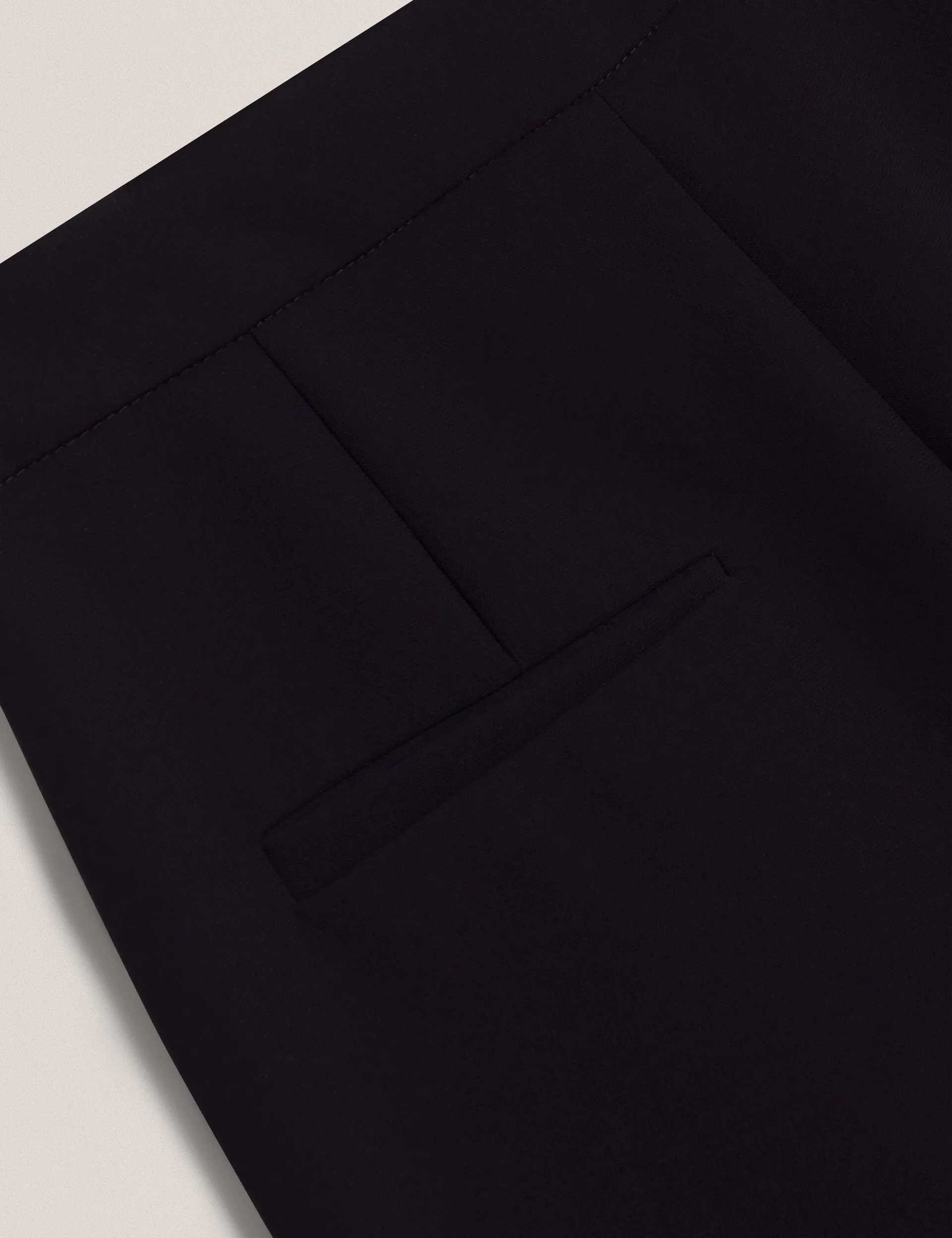 MANABTL | NAVY Classic Sweater