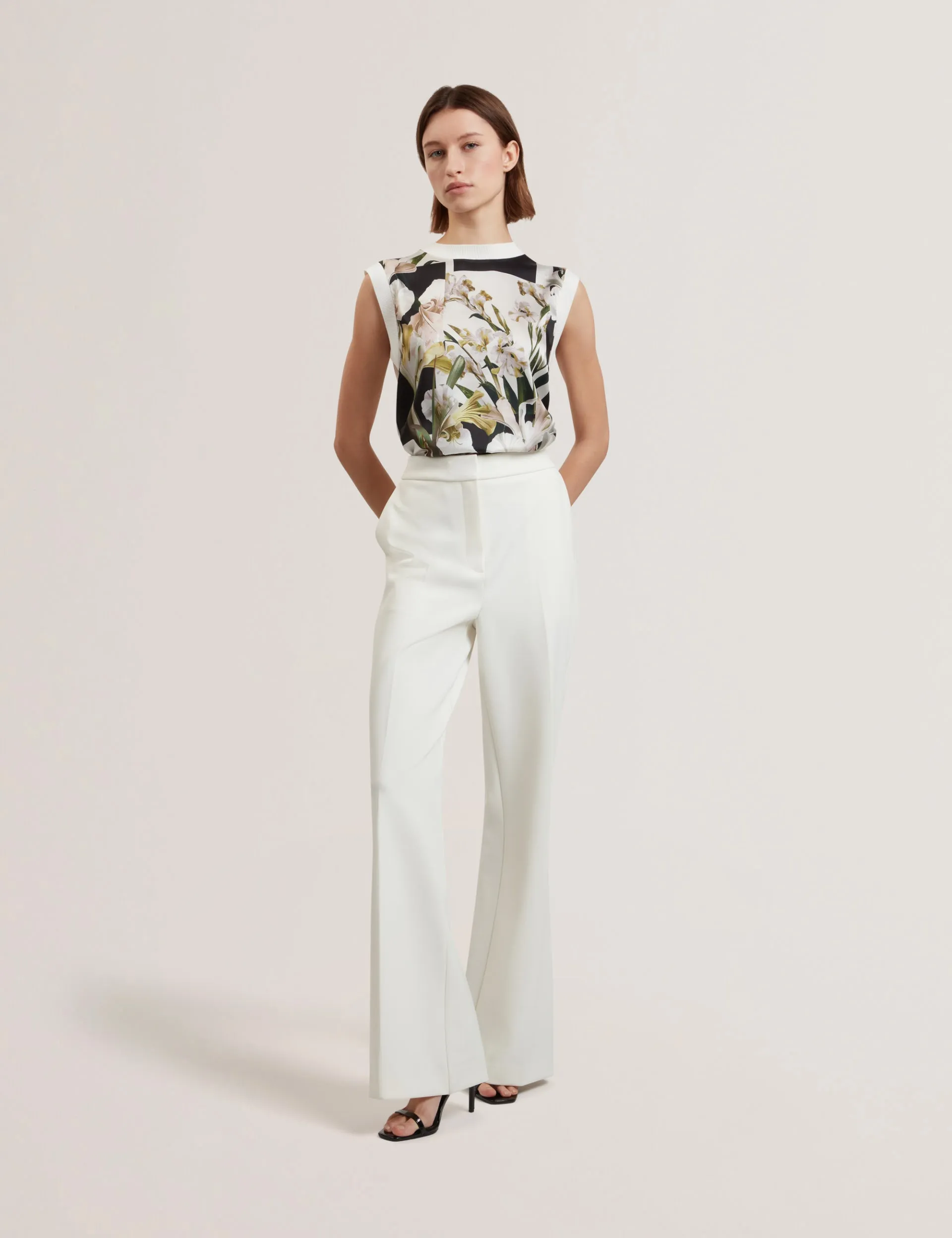 Sustainable Base Spark Glow INDRIV | IVORY