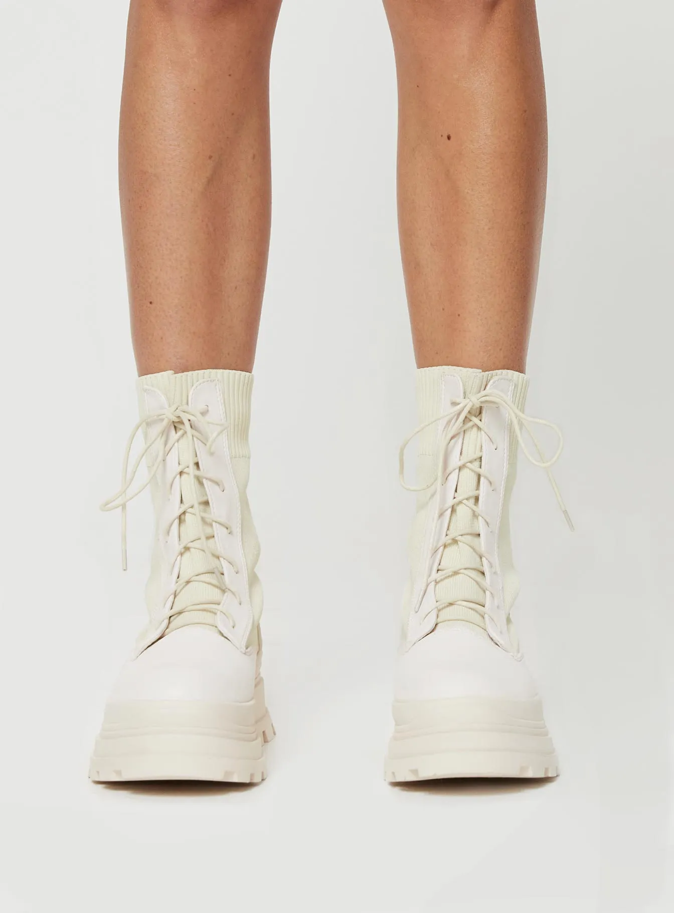 Muscle Boots Cream Stable Form Speed Fit