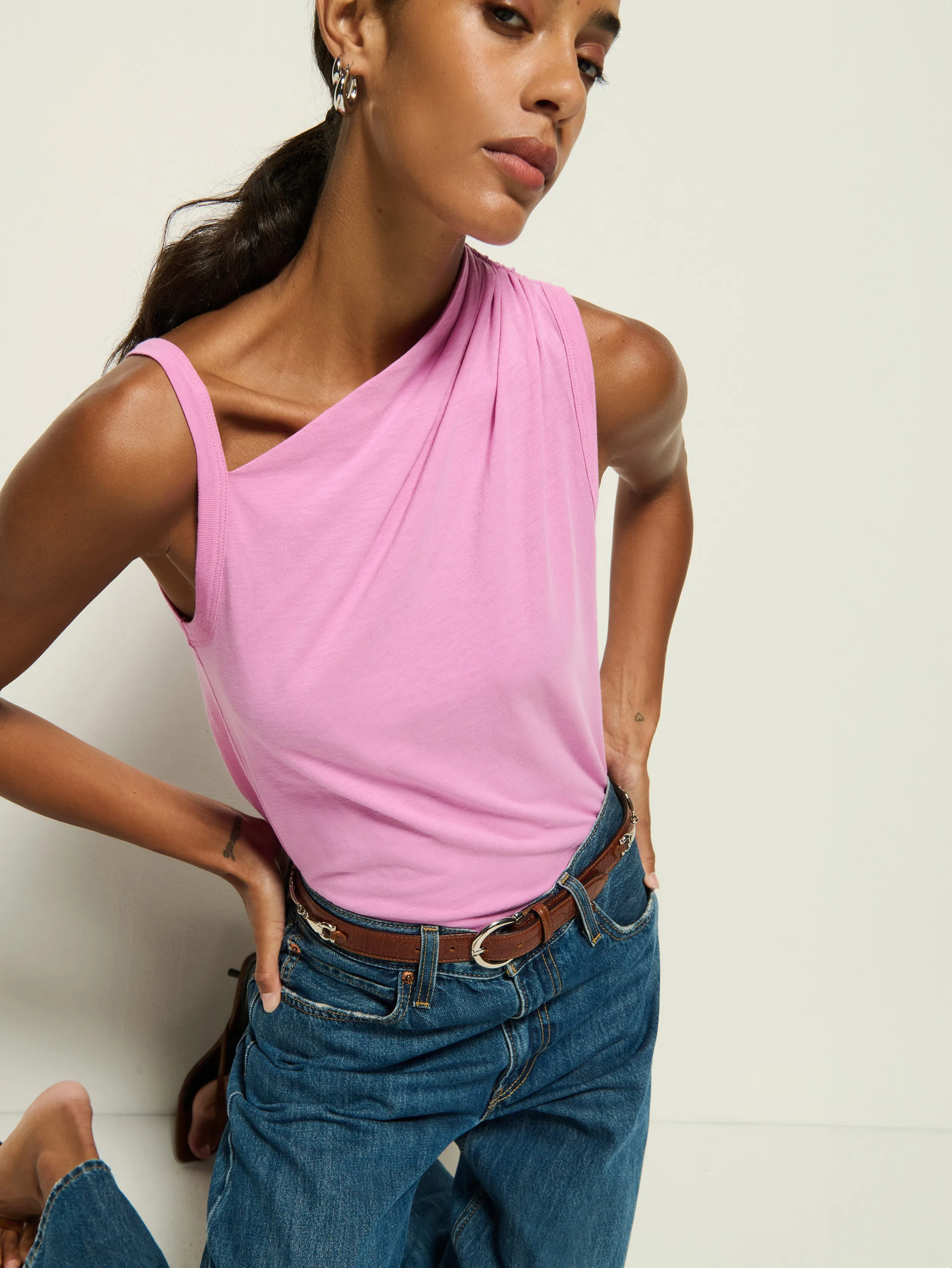 Quin Asymmetrical Tank Casual Design Fit