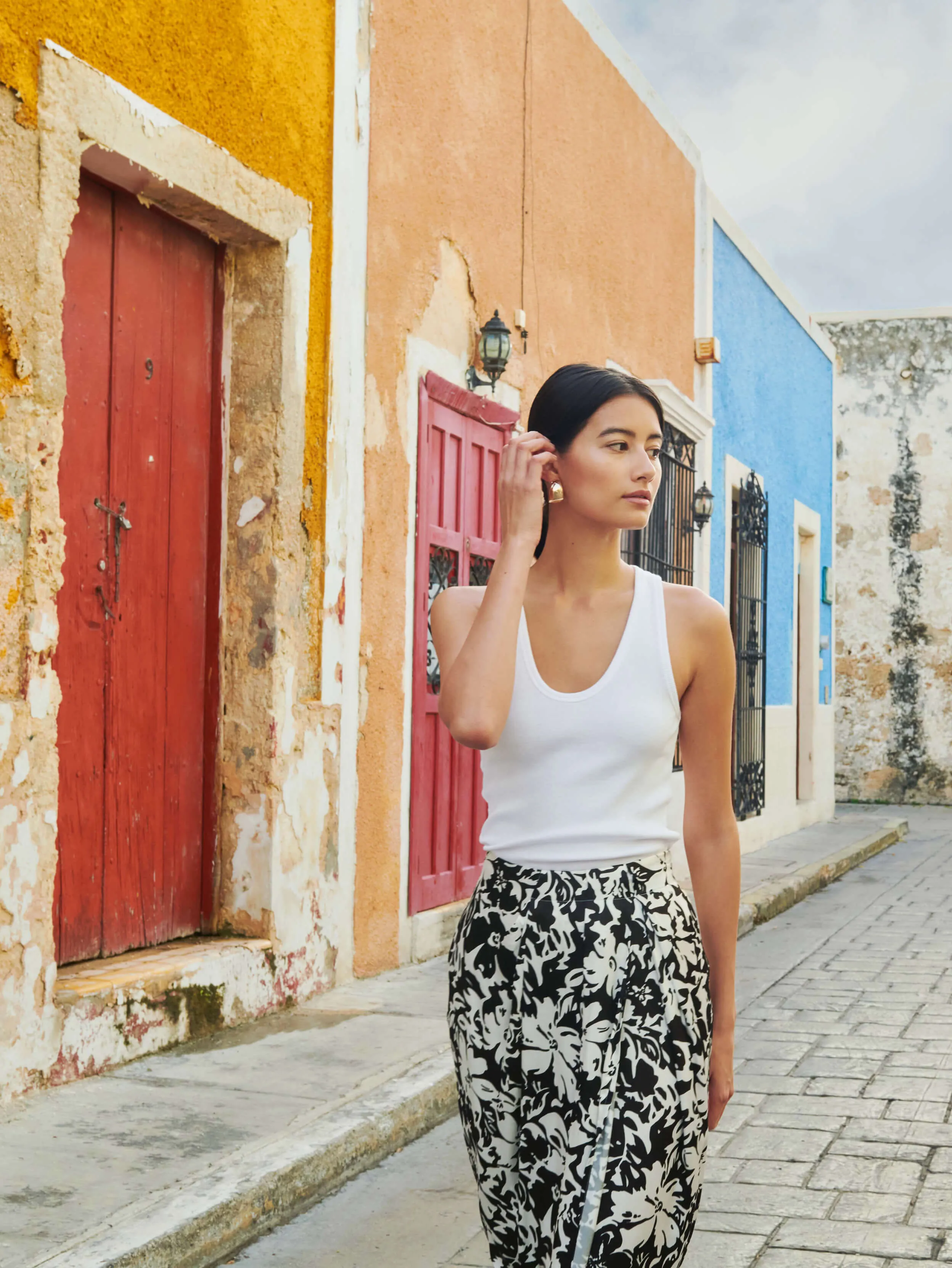 Clean Aesthetic Suri Sarong