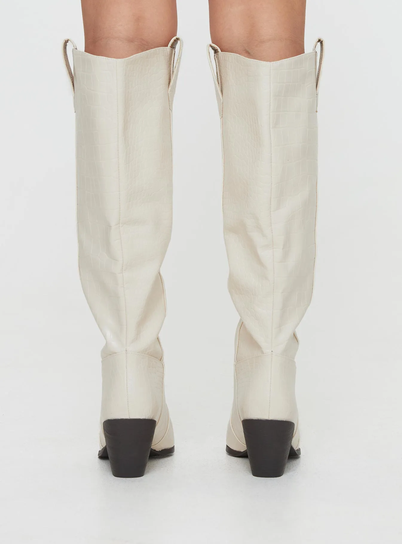 Riley Boots Ecru Supportive arch