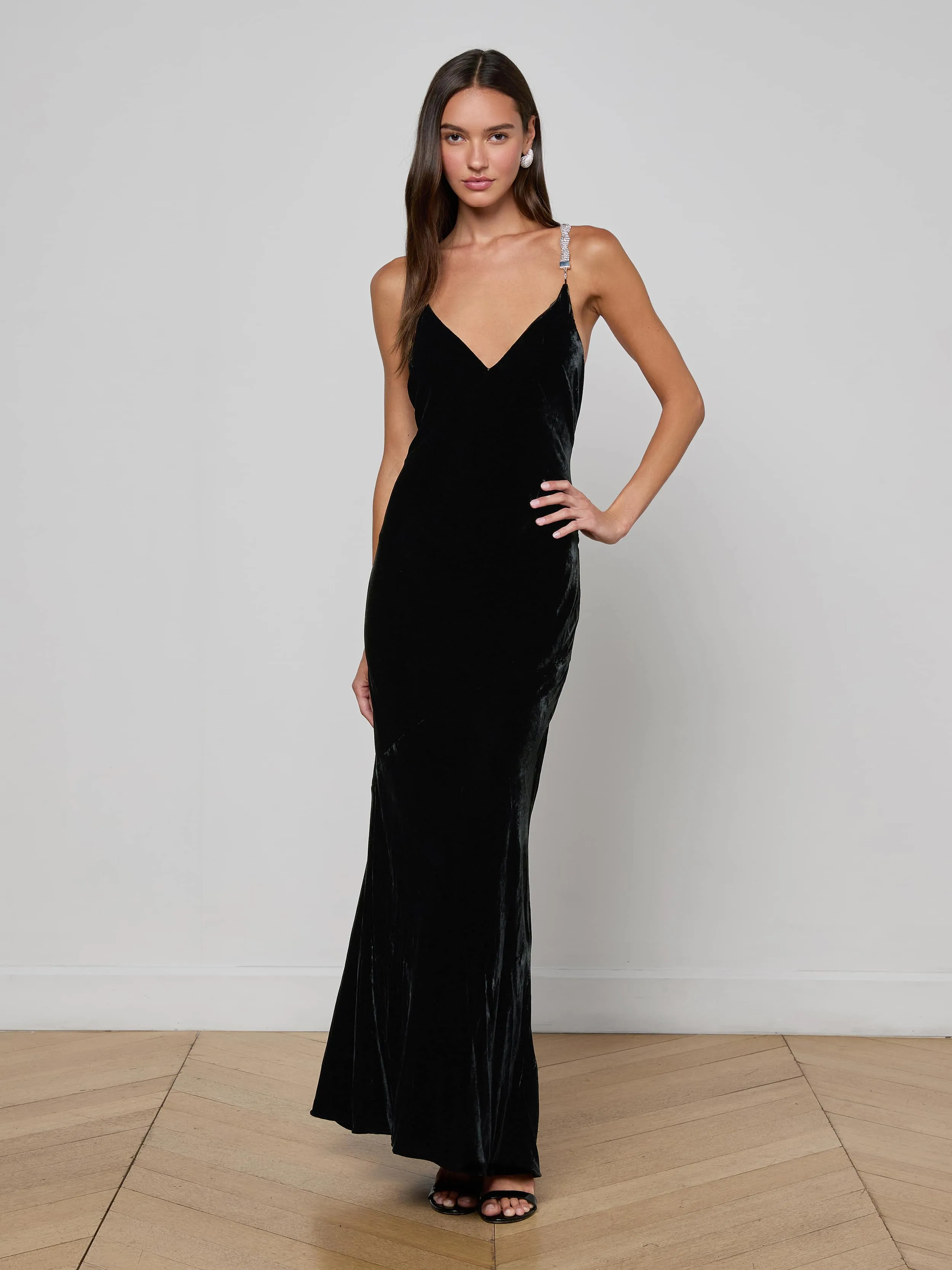 Saint Velvet Gown Youthful Feel AntiStaticMaterial