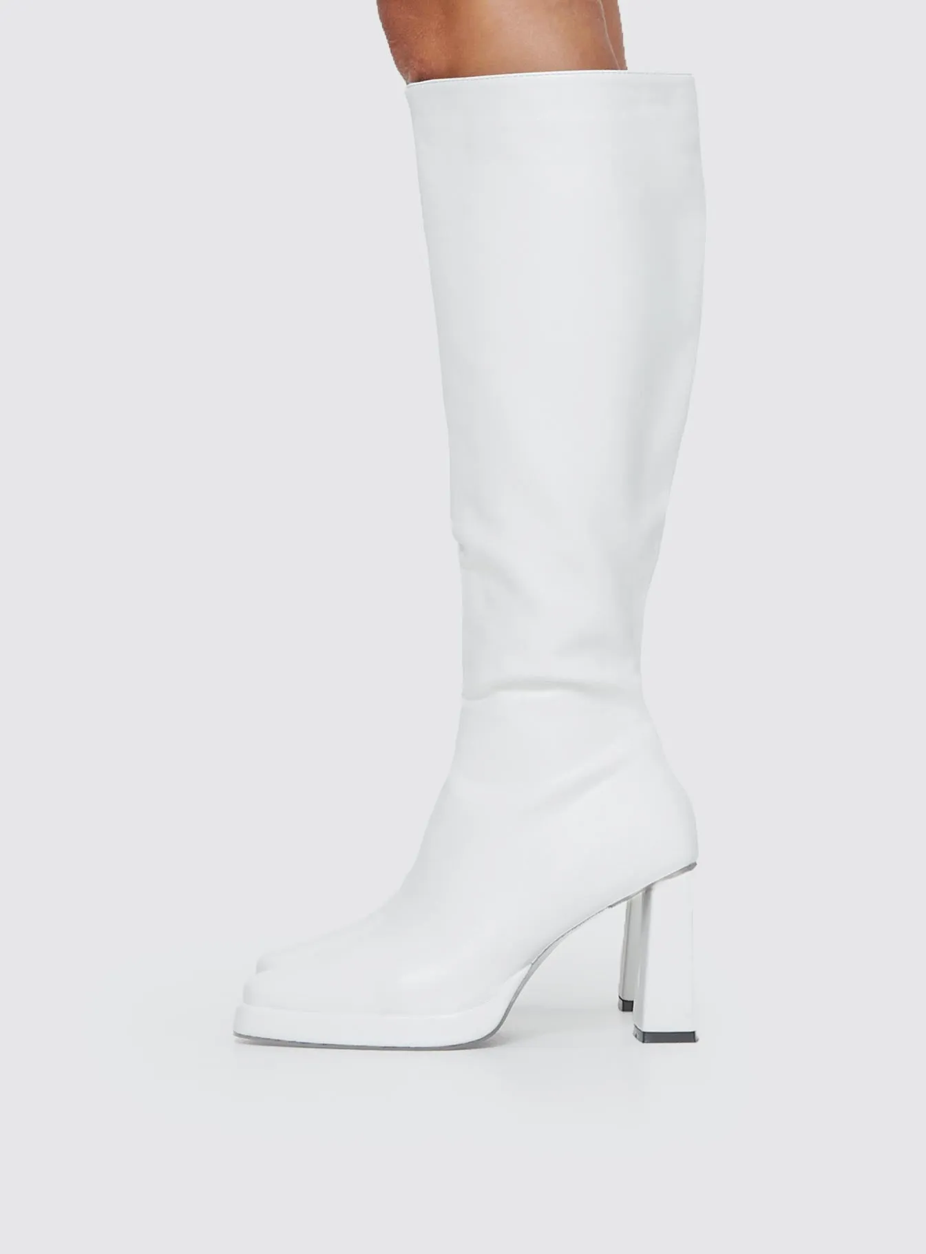 Easy Comfort Comfortable Fitment Scarlet Knee High Boots White