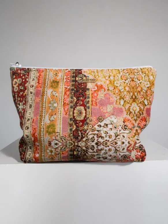 Ultraviolet Protection Contoured Fit Engineering Zipper Pouch Saloon