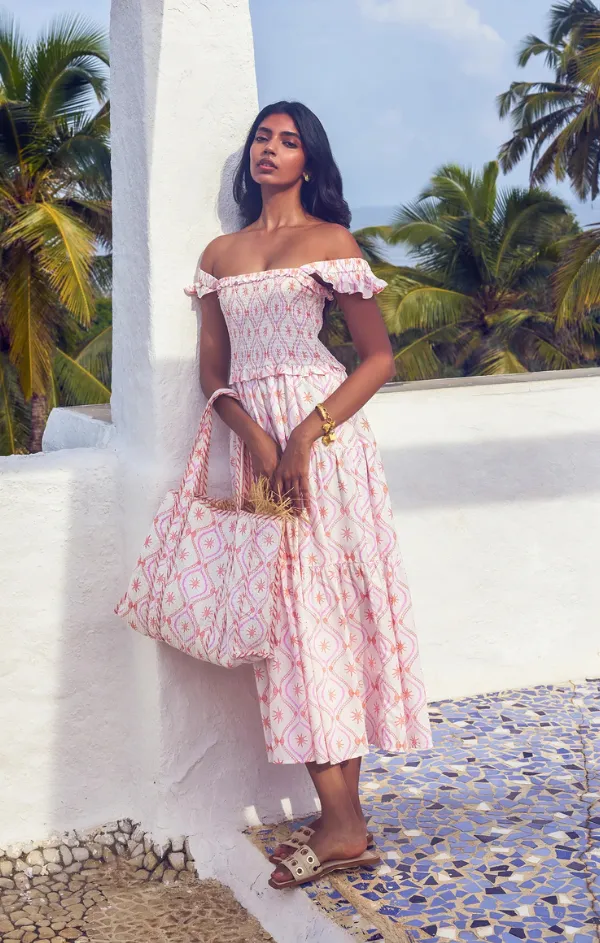 Mia Dress Timeless Vibe