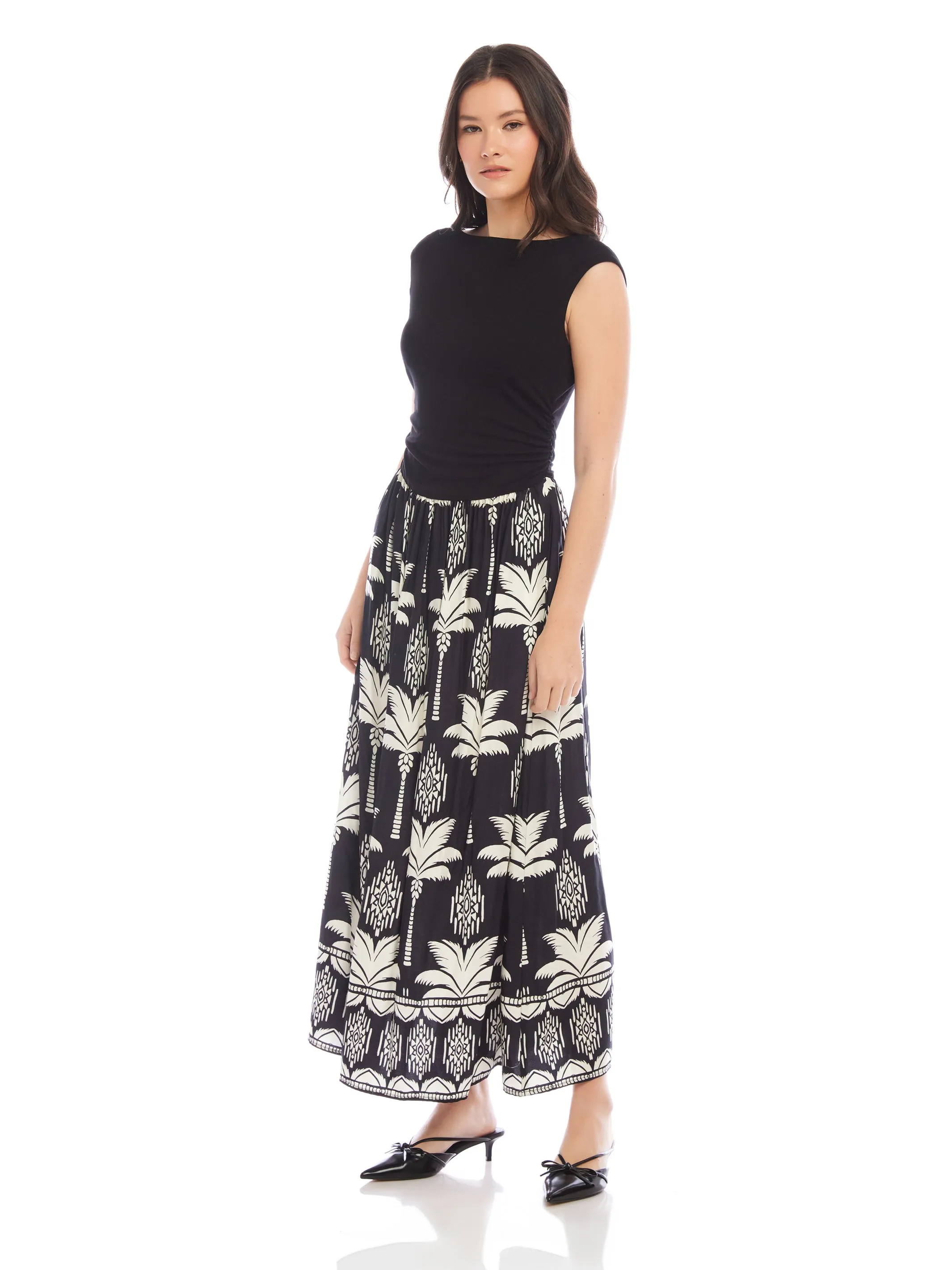 Sophisticated Appeal Gentle Aesthetic Carina Long Contrast Dress