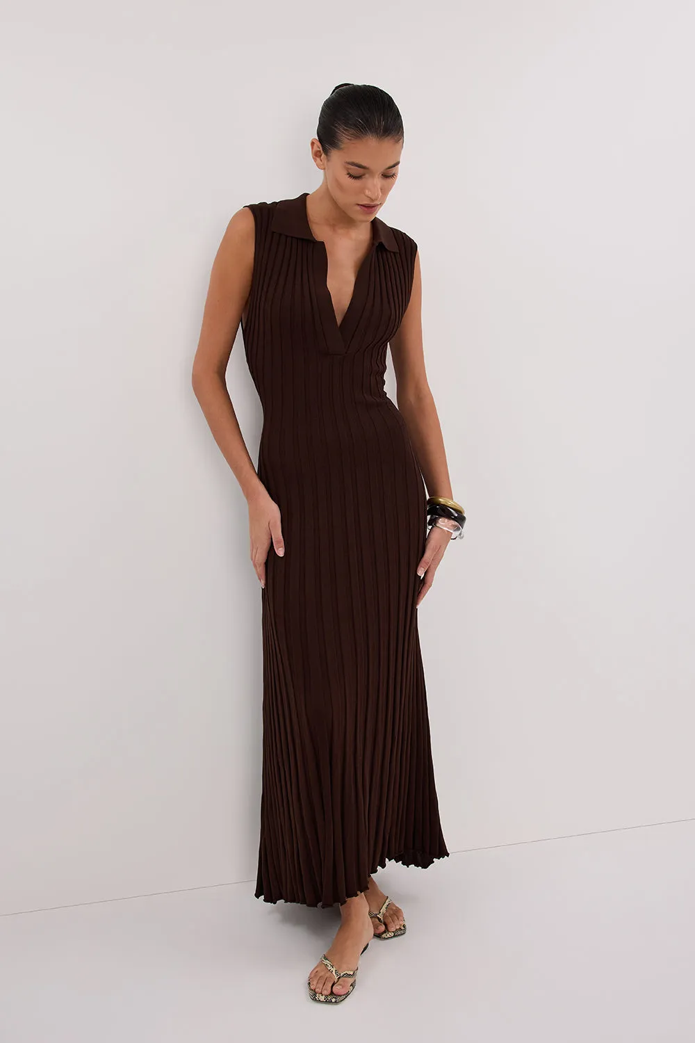 Simple Texture Airy Feel HAL CHOC SLEEVELESS KNIT MAXI DRESS