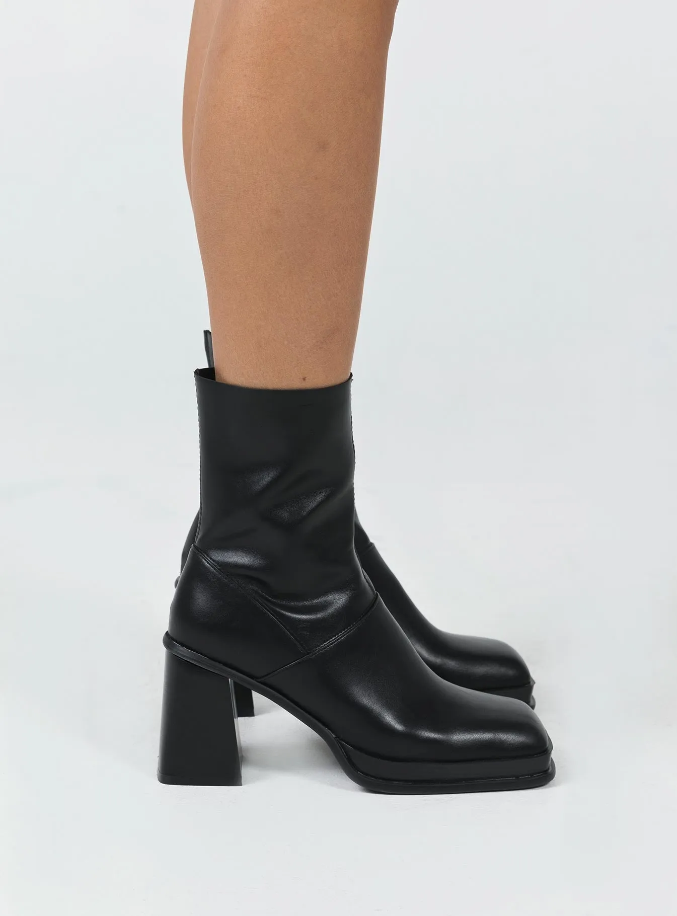 Quick Style Ride Toe Coverage Raffety Boots Black