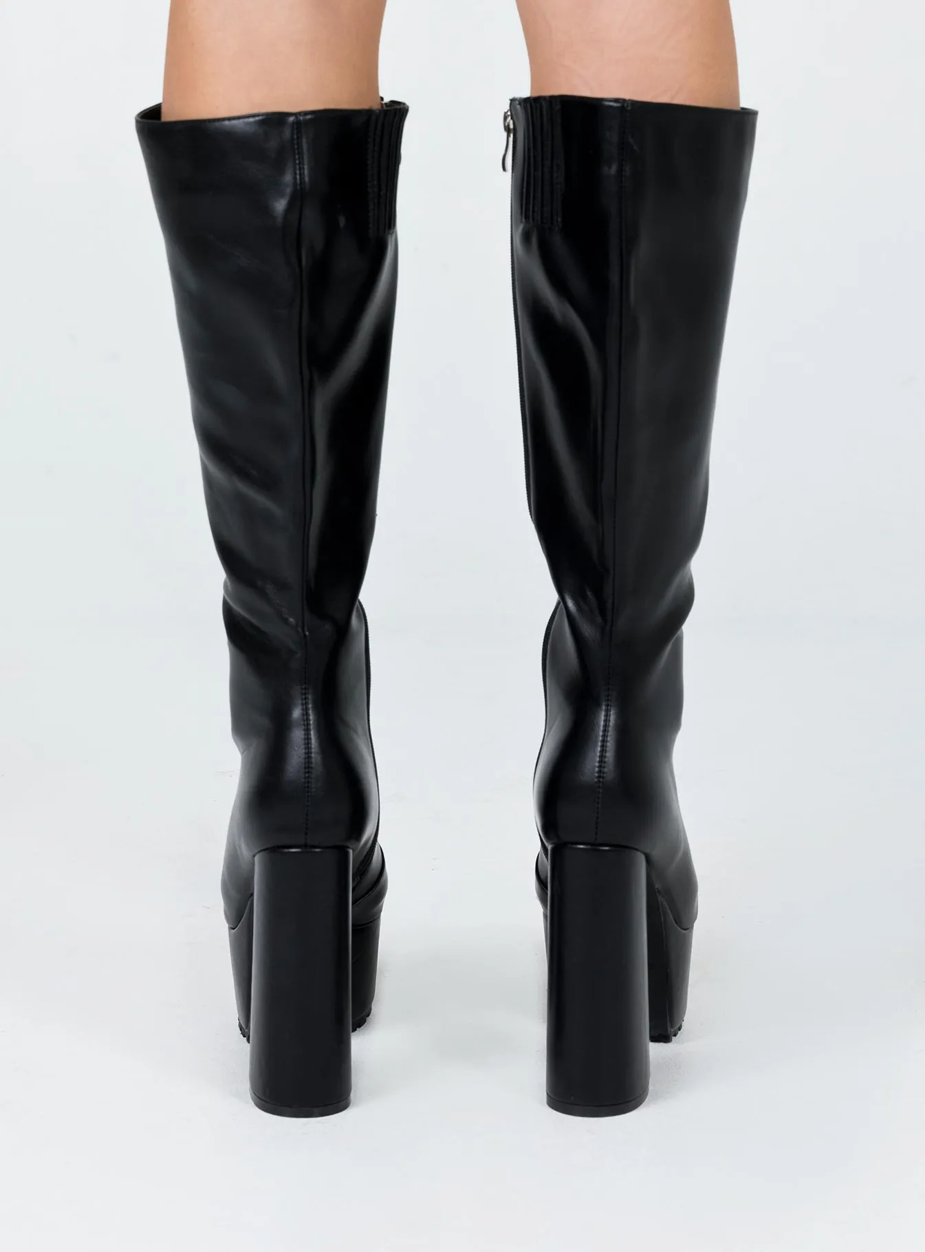 Low Build Valdo Platform Boots Black