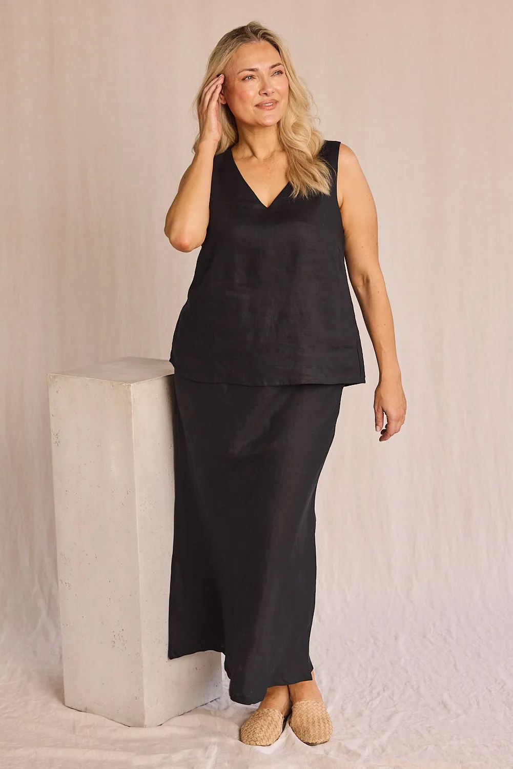 Katie Bias Cut Linen Skirt in Black yoga session Quiet Style