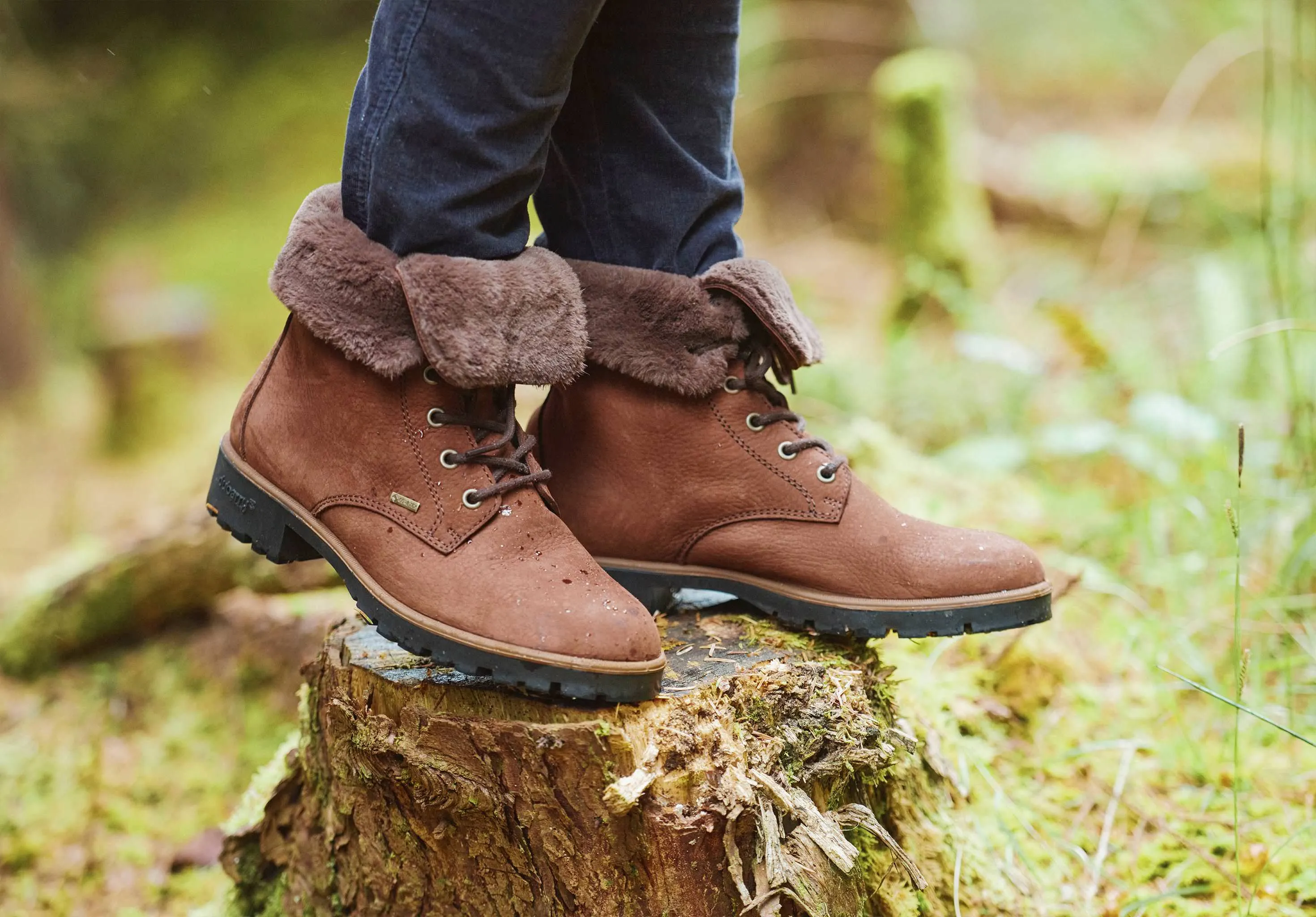 Rugged And Durable SlipResistant Glengarriff Ladies Insulated Ankle Boot - Walnut