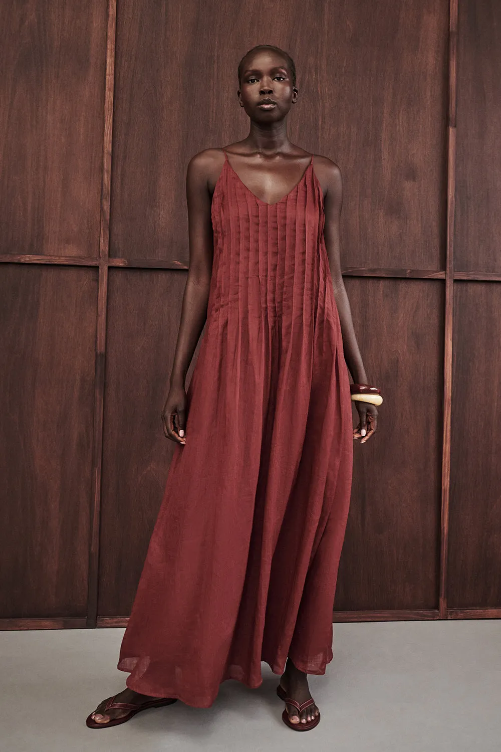 Neutral Look spring outfit TAHLIA SAHARA RAMIE MAXI DRESS