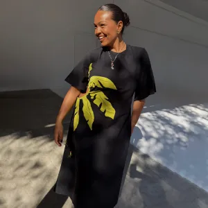 Light and Comfortable Anti-Static-Finish Black Palm Riviera Dress