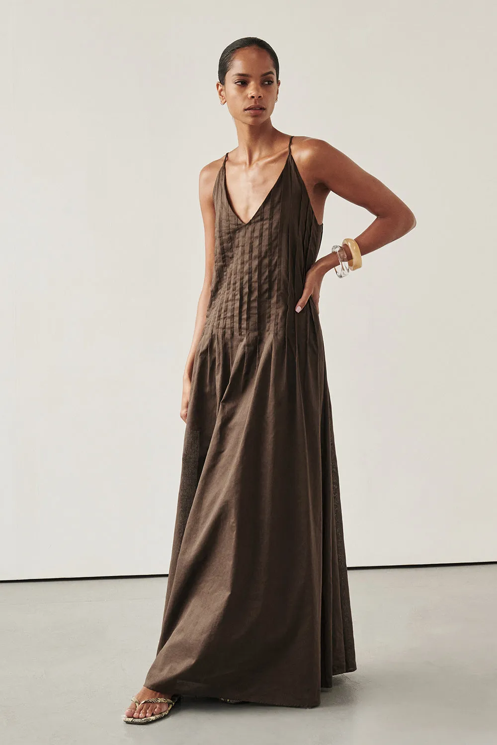 TAHLIA BITTER CHOC LINEN BLEND MAXI DRESS Breathable Style