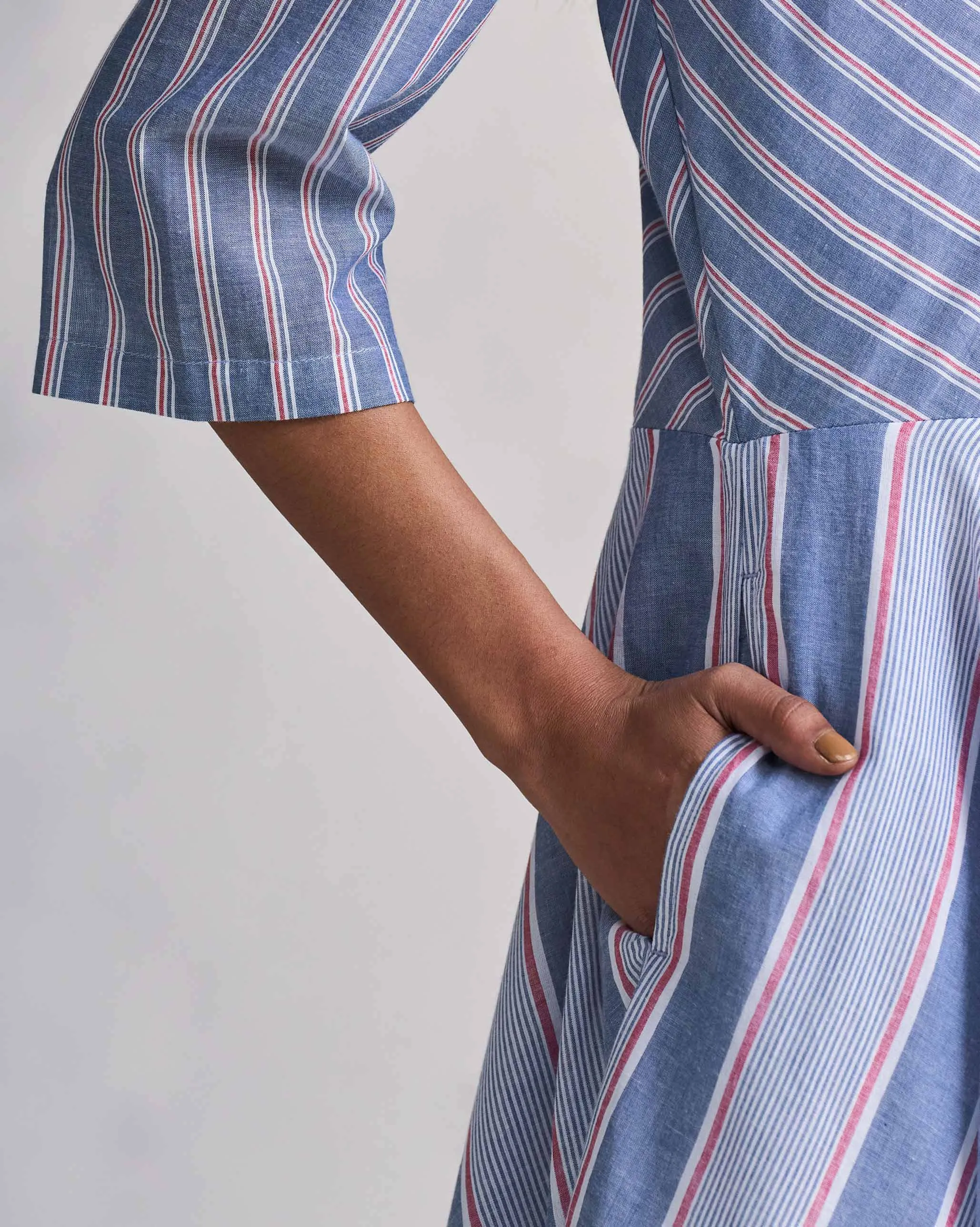 V-neck Flared Dress - Blue & Red Travel-Essential Sleek and Simple