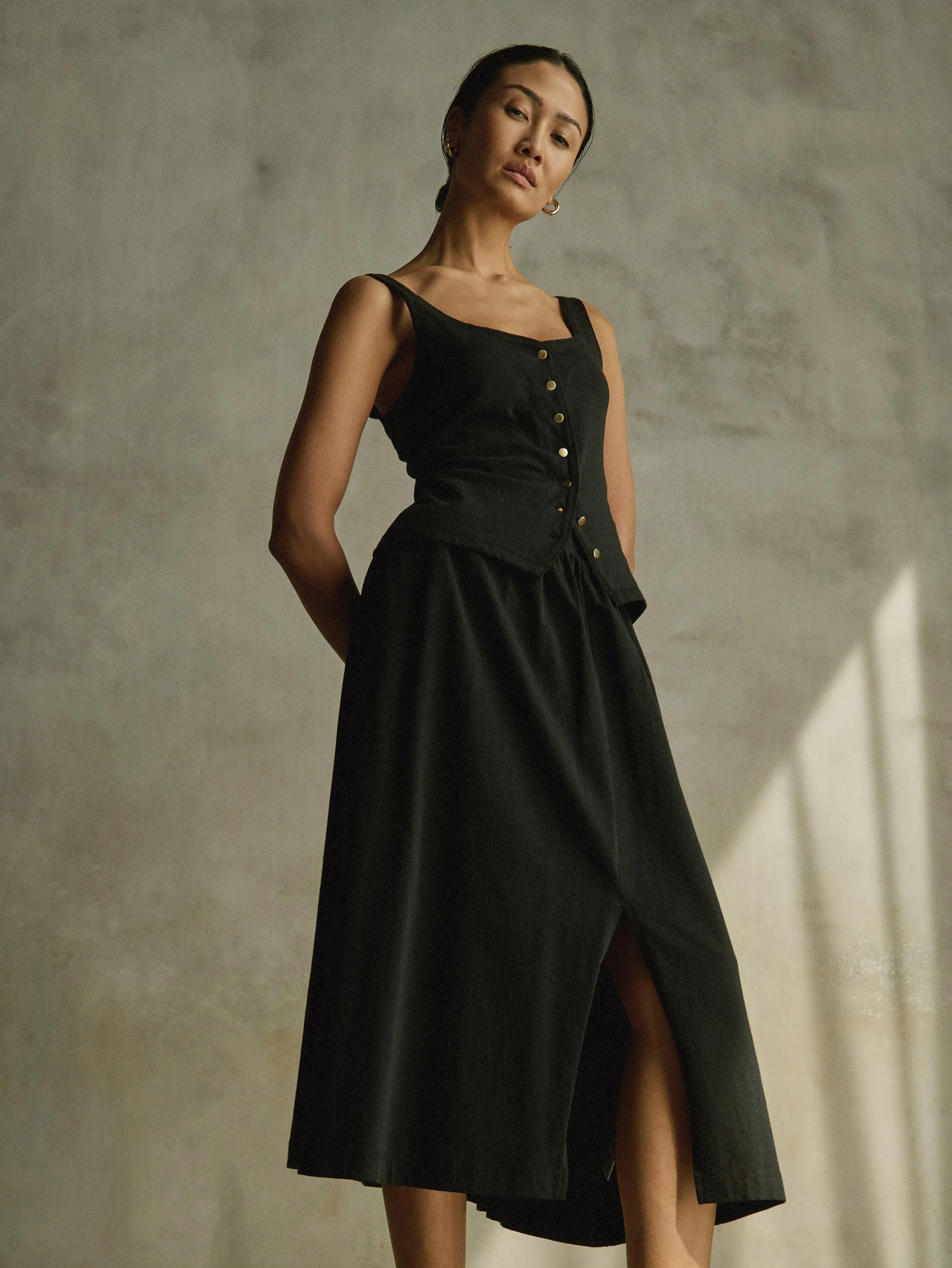 Stretch Material Vida Midi Skirt