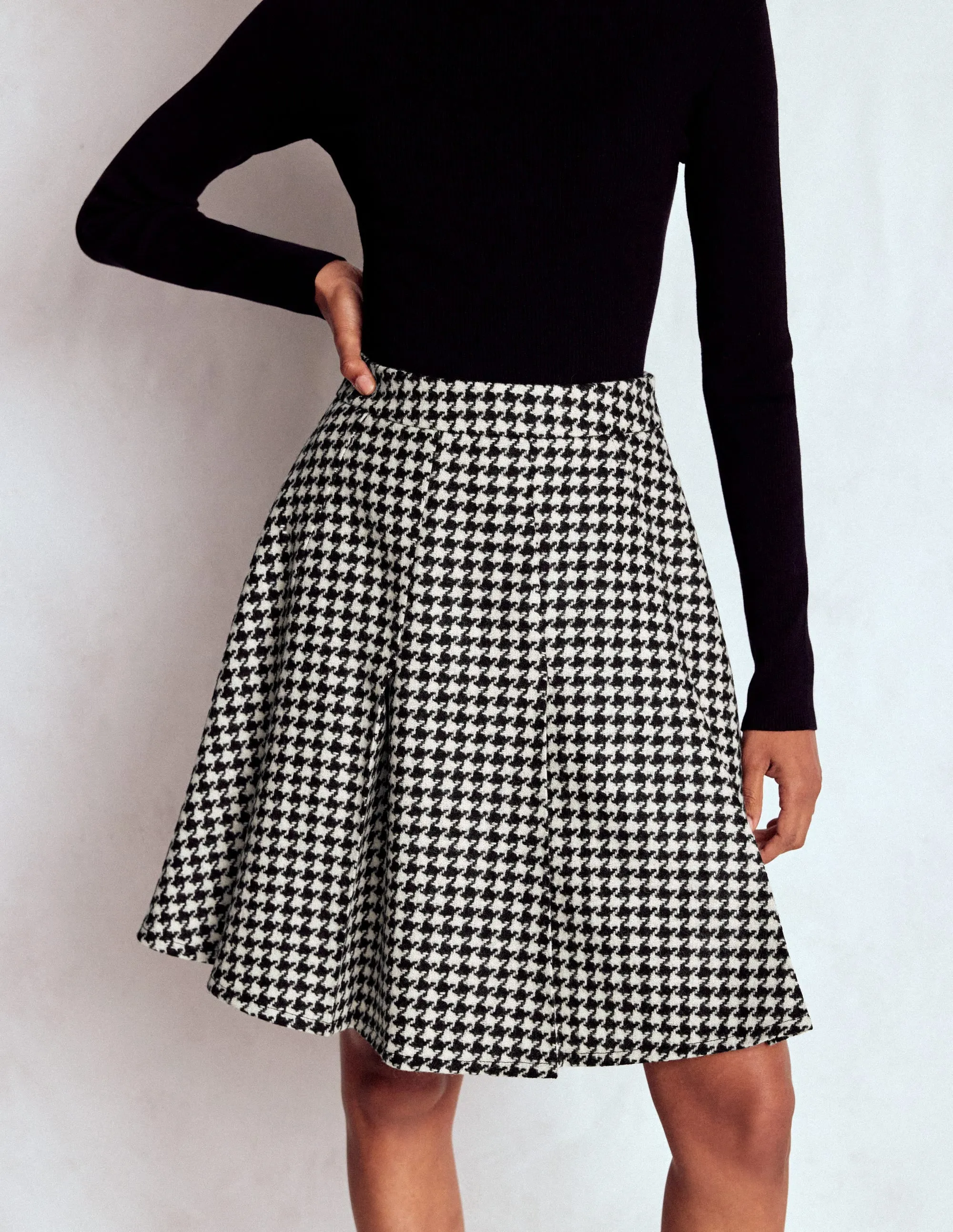 Sturdy Waistband Flippy Wool Skirt-Black Dogstooth