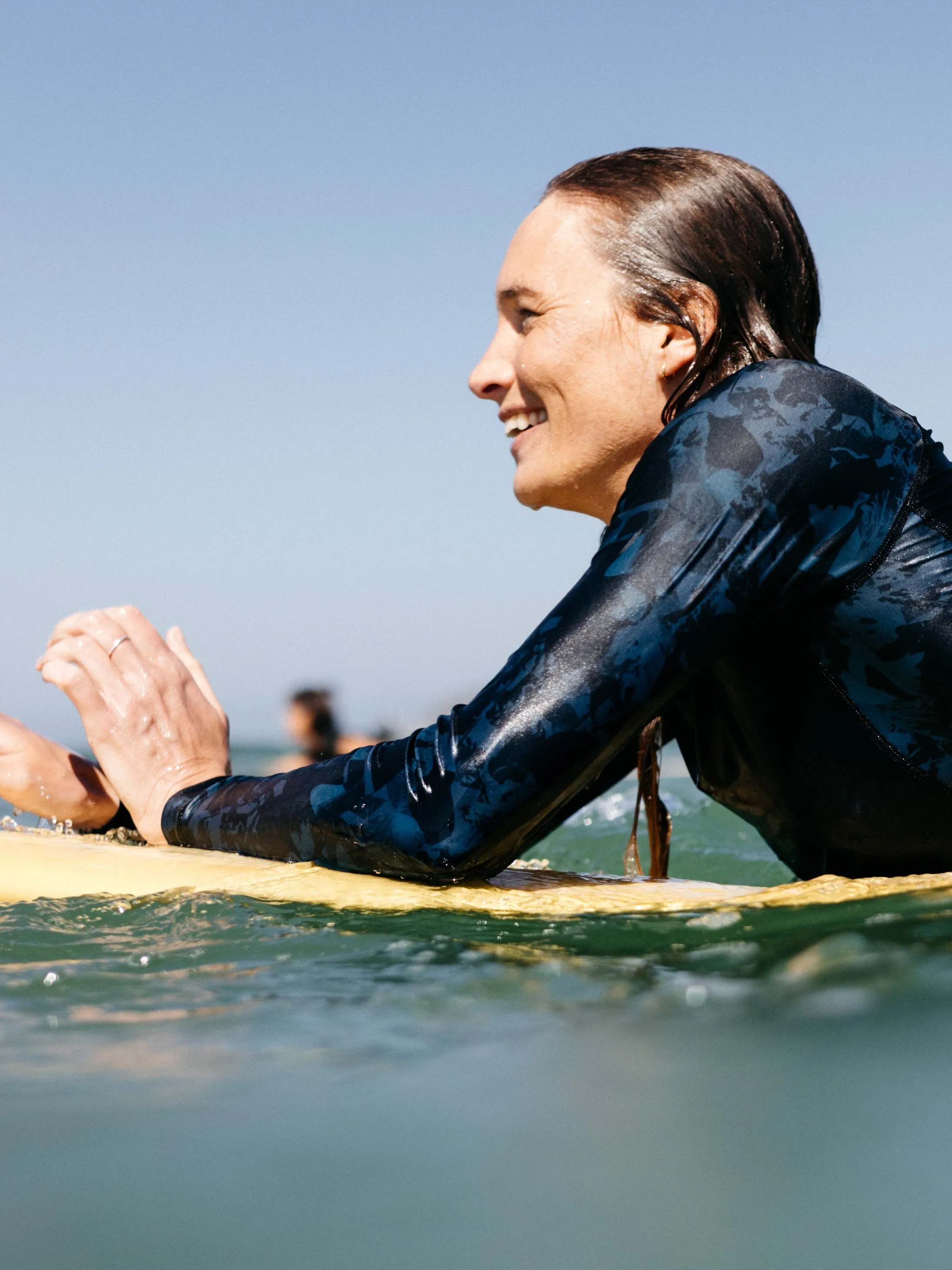 Rubberized grip Sunbathing Essentials Women's Aurora Long Sleeve Rash Vest