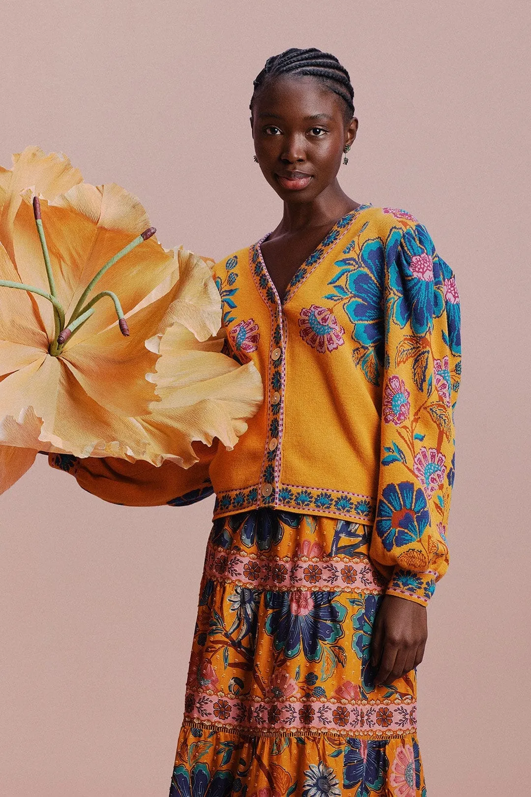 Thermochromic Fiber Applications Yellow Mica Knit Cardigan