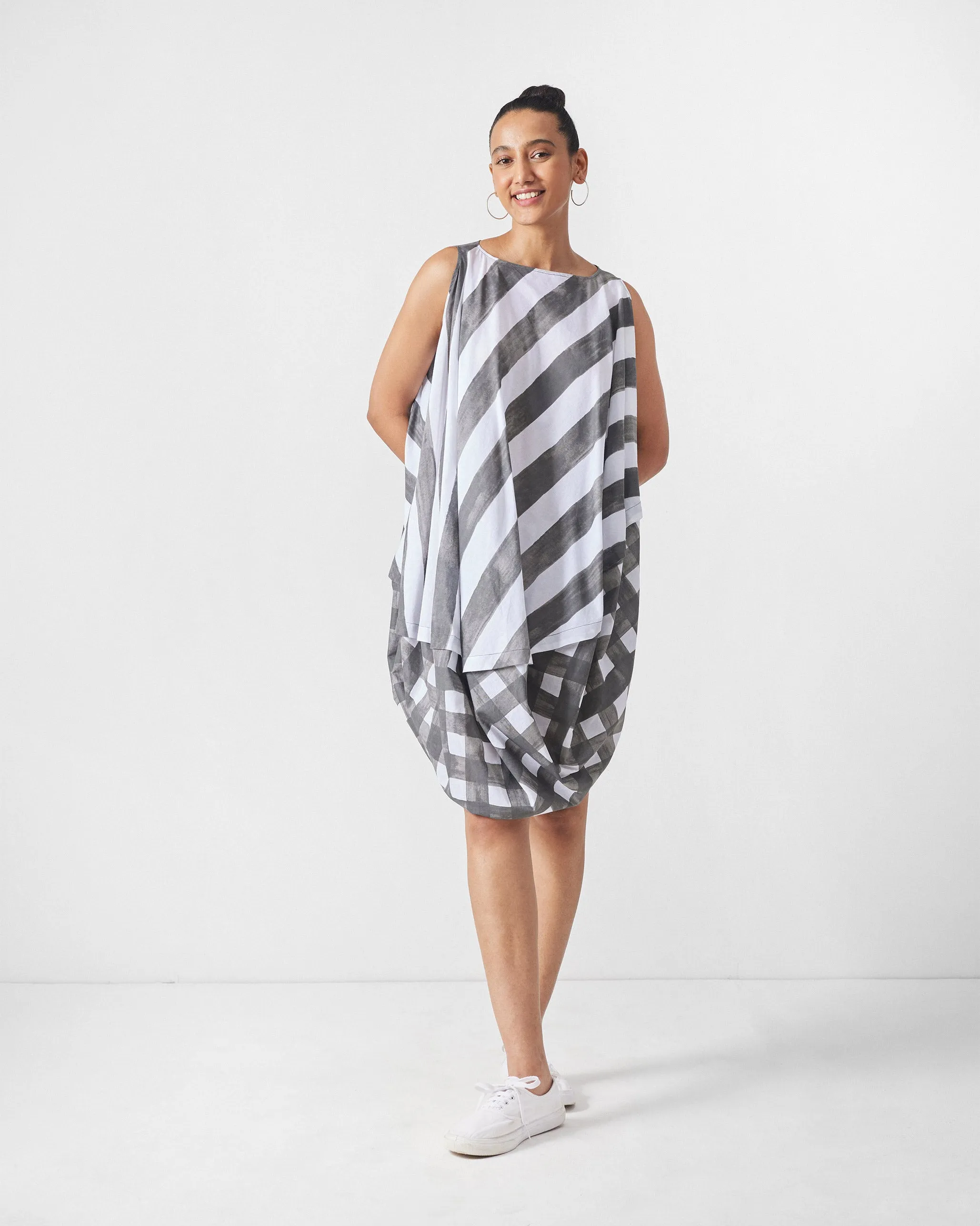 Comfortable outdoor wear Yin Yan Dress - Charcoal & White Print