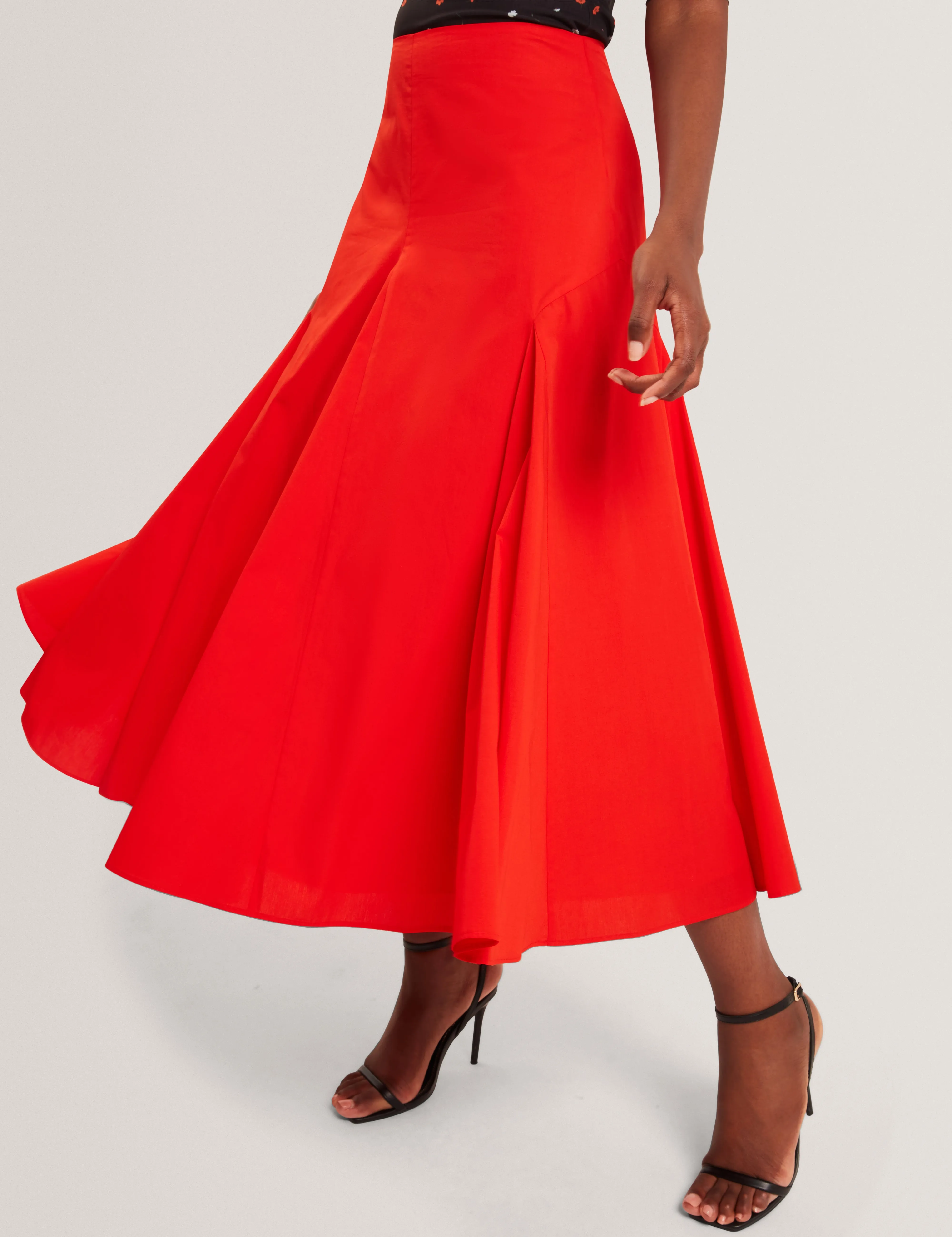 ZANZAH | RED Modern Cut