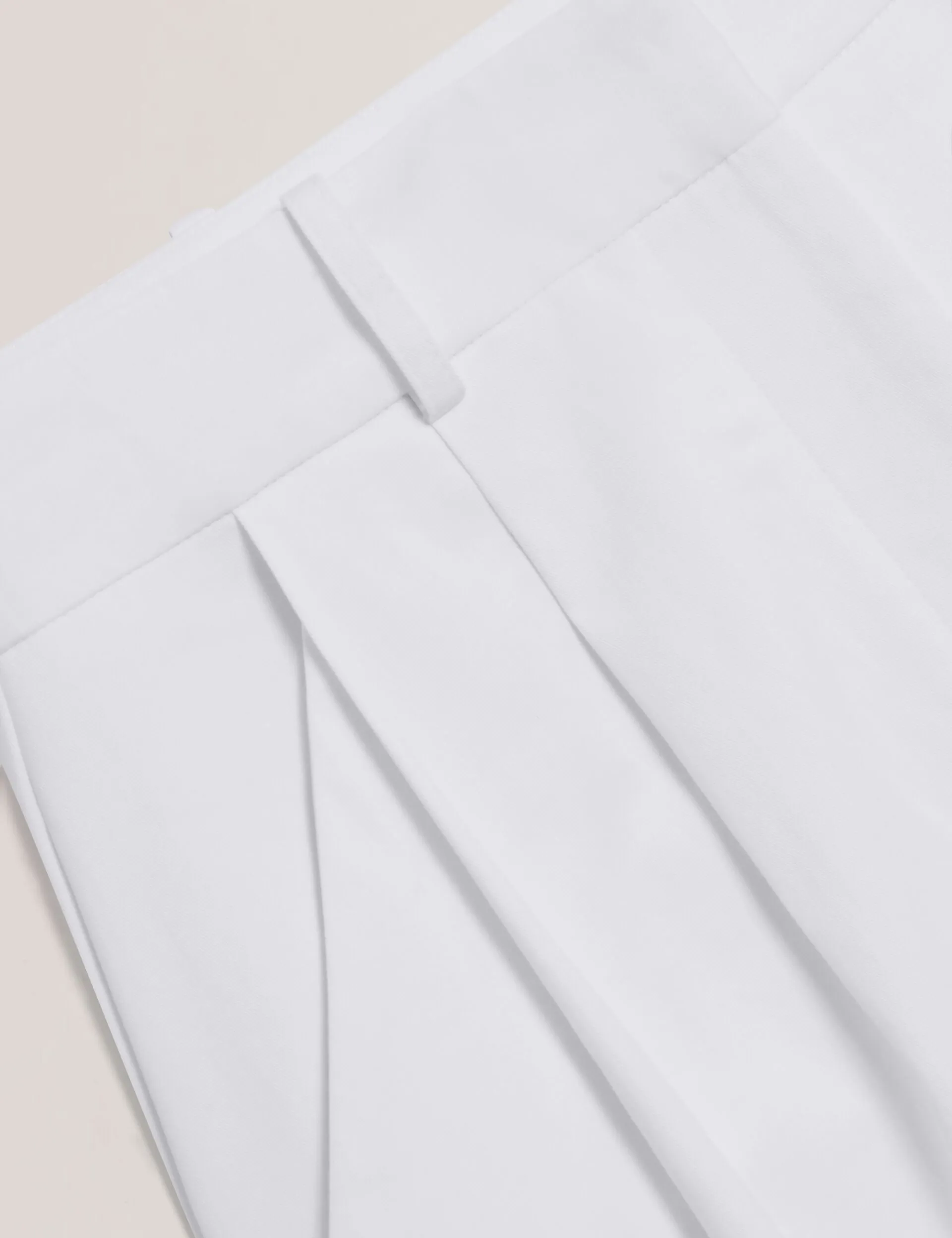 ZOZIA | WHITE Office Glam Coastal Chic